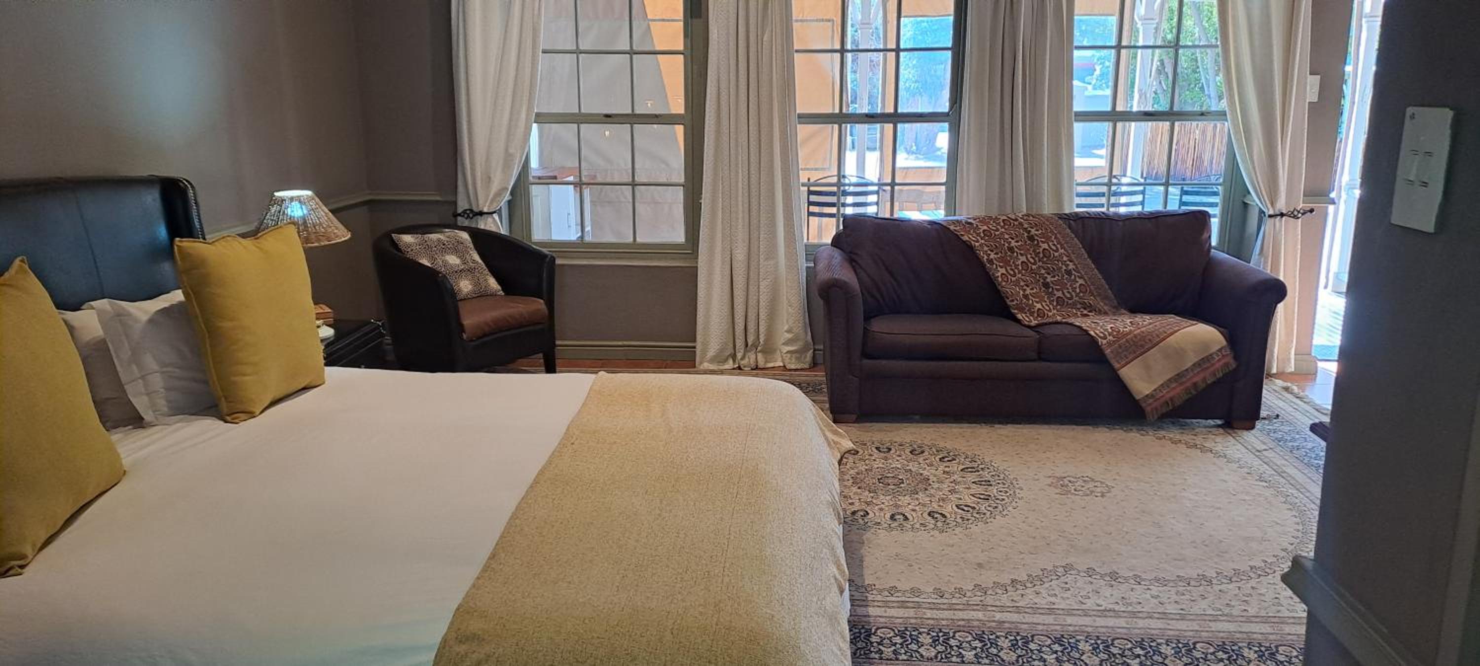 Standard Family Room - Photo 6