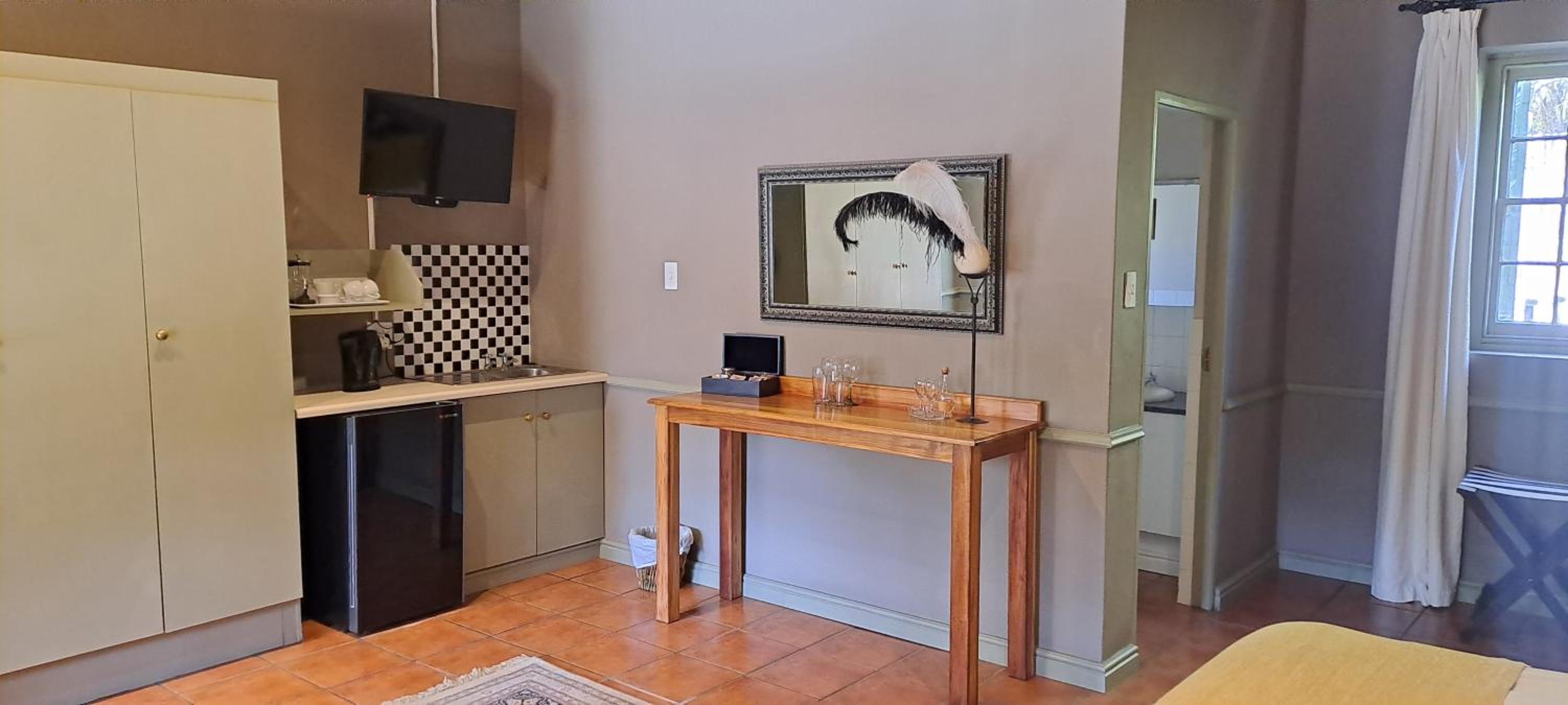 Standard Family Room - Photo 2