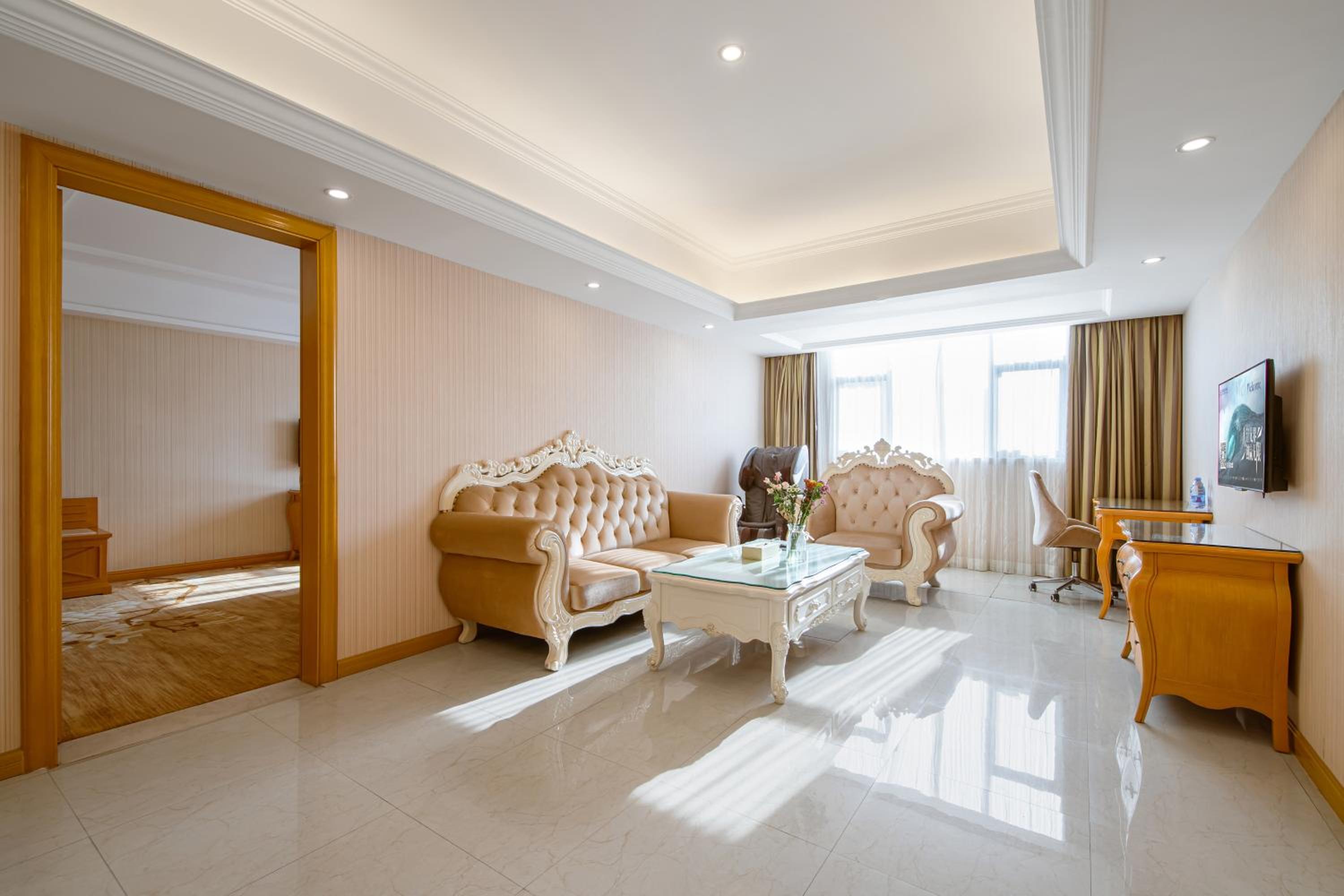 Deluxe Suite