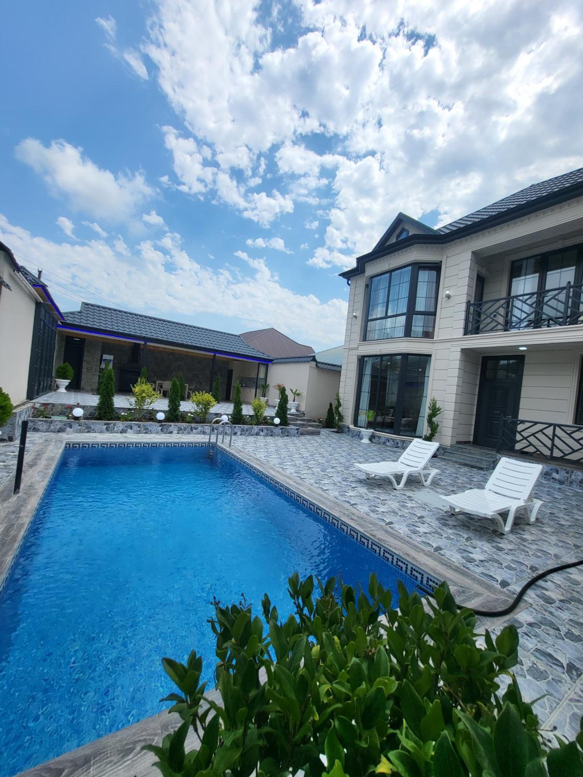Villa photo 2