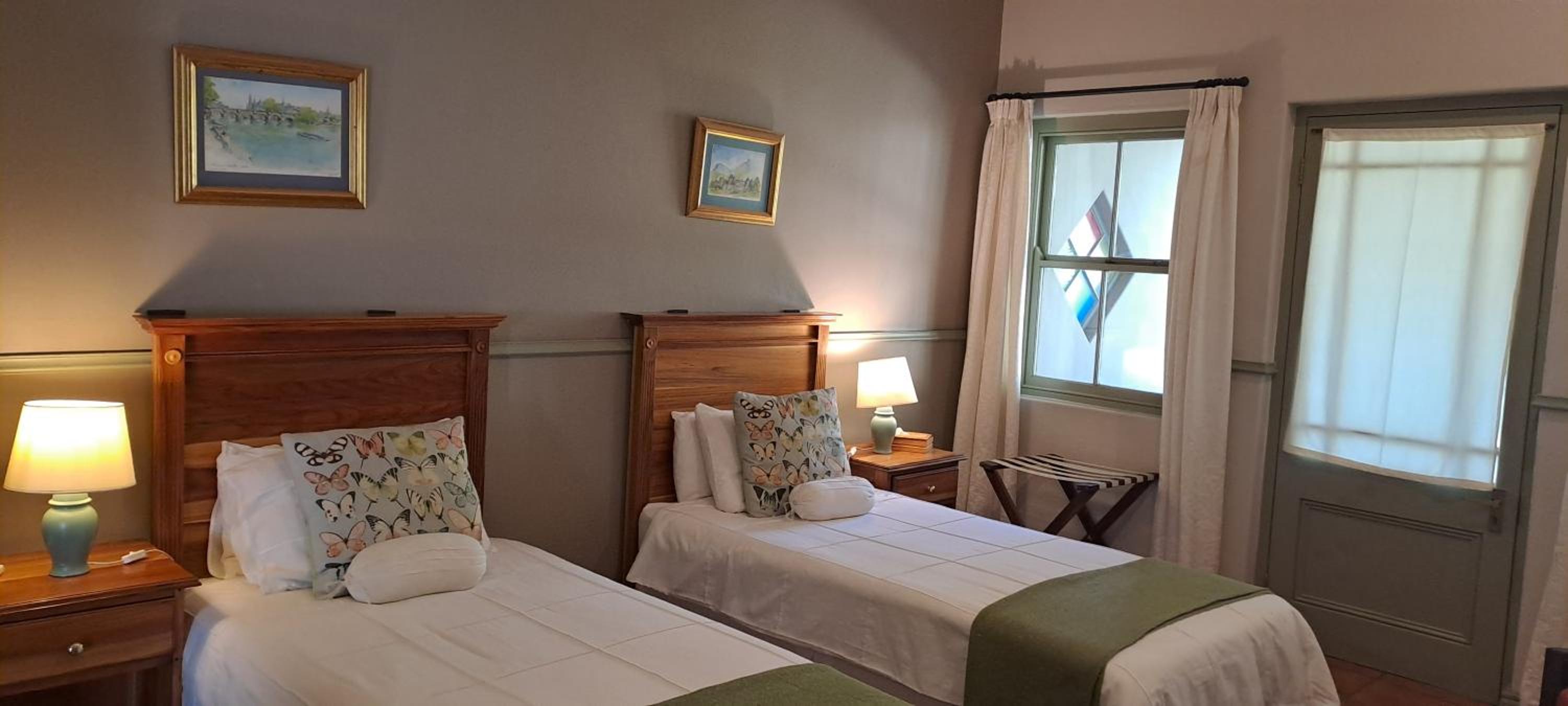 Standard Twin Room with Garden View