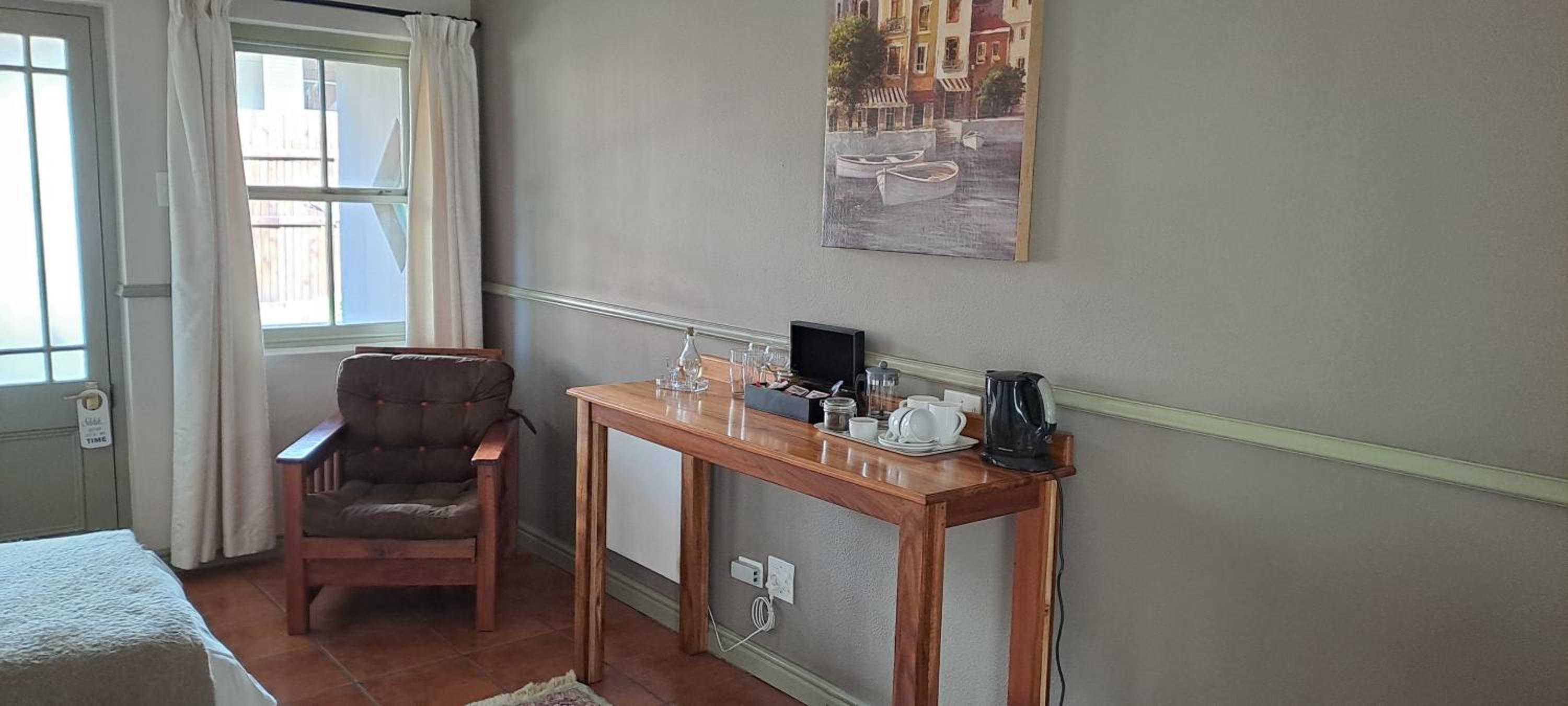 Standard Twin Room with Garden View photo 3