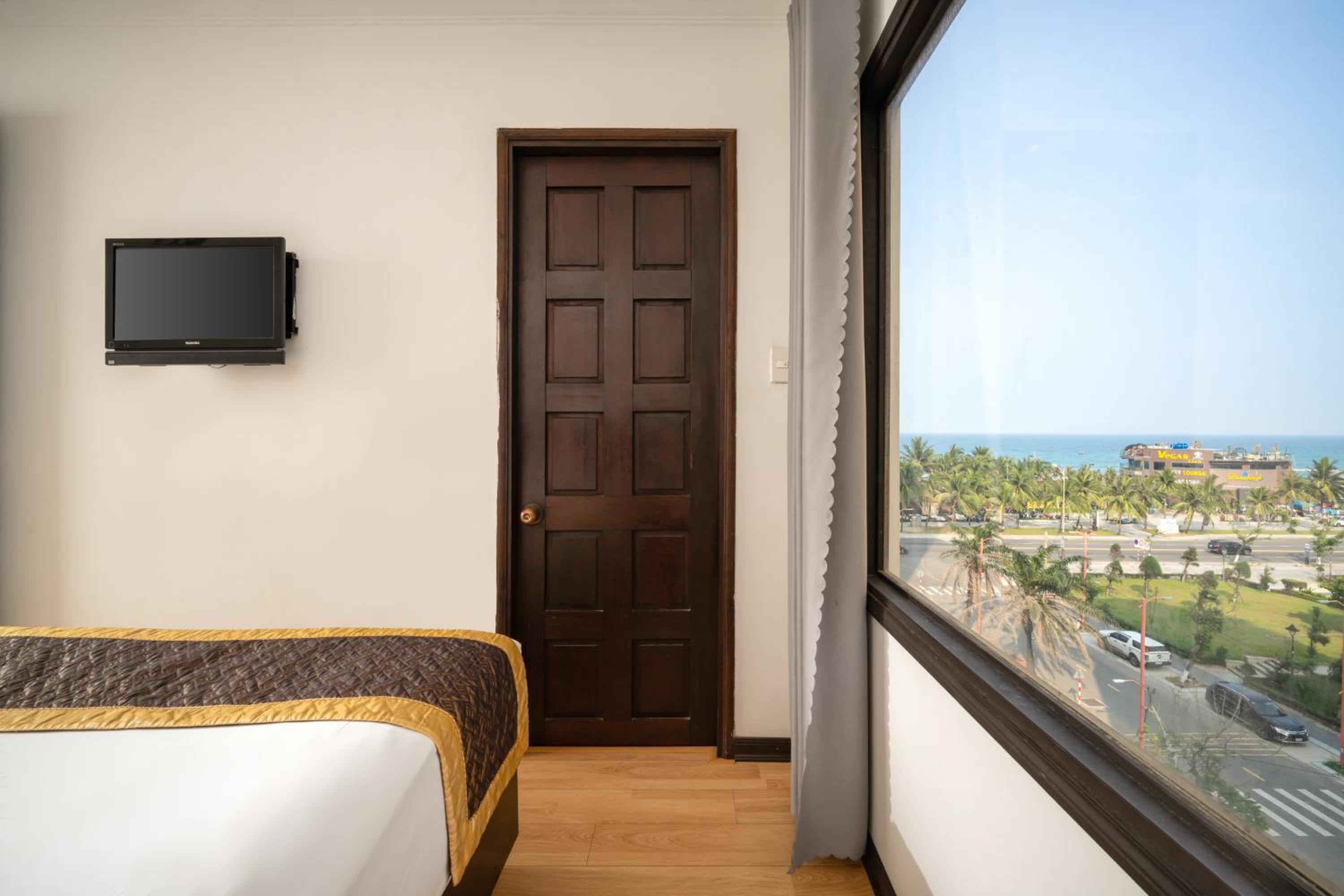 Queen Room with Sea View