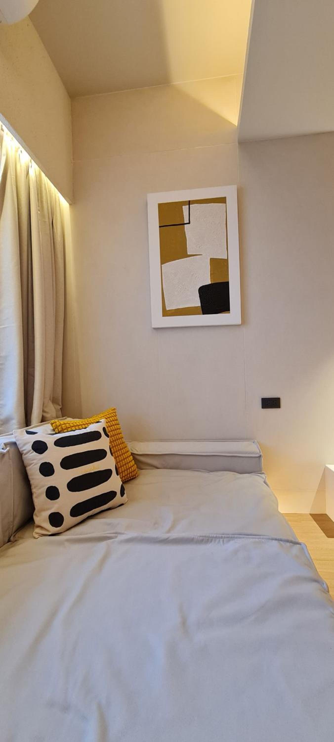 Deluxe King Room - Photo 8