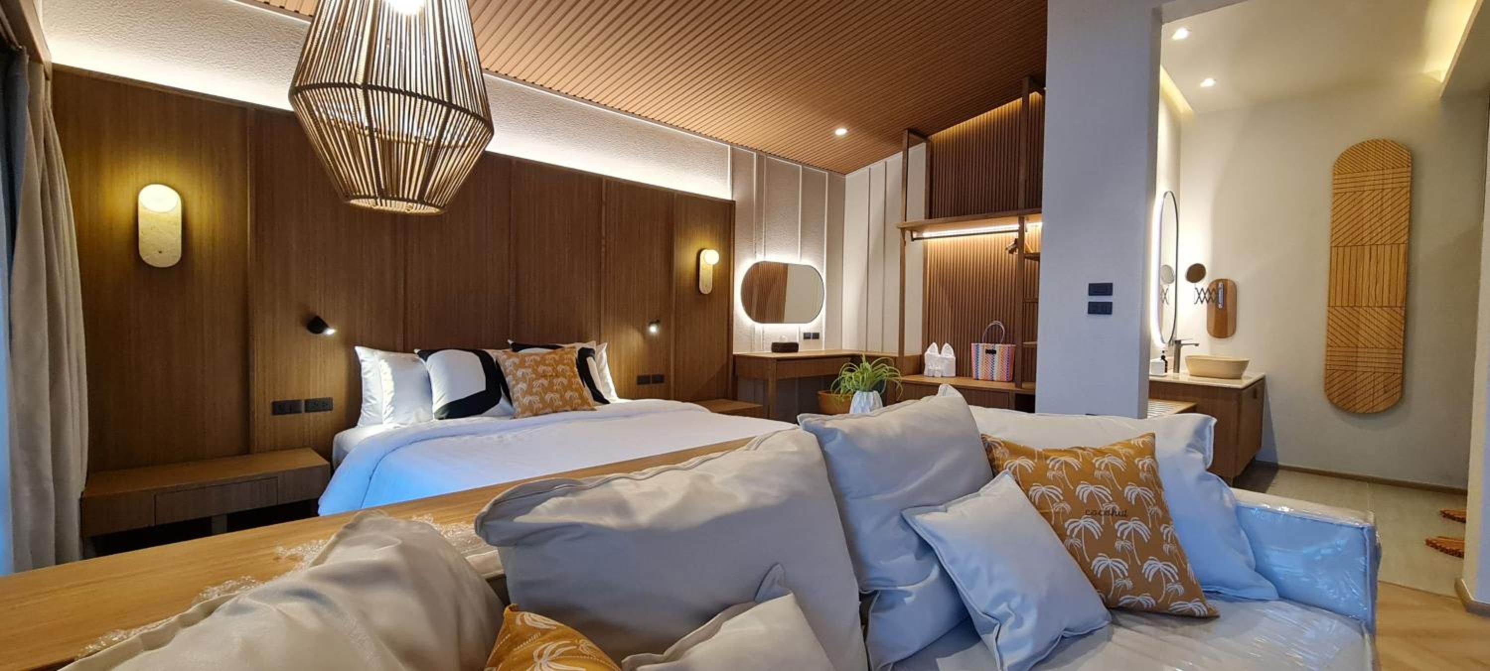 Junior Suite with Pool View - Photo 1