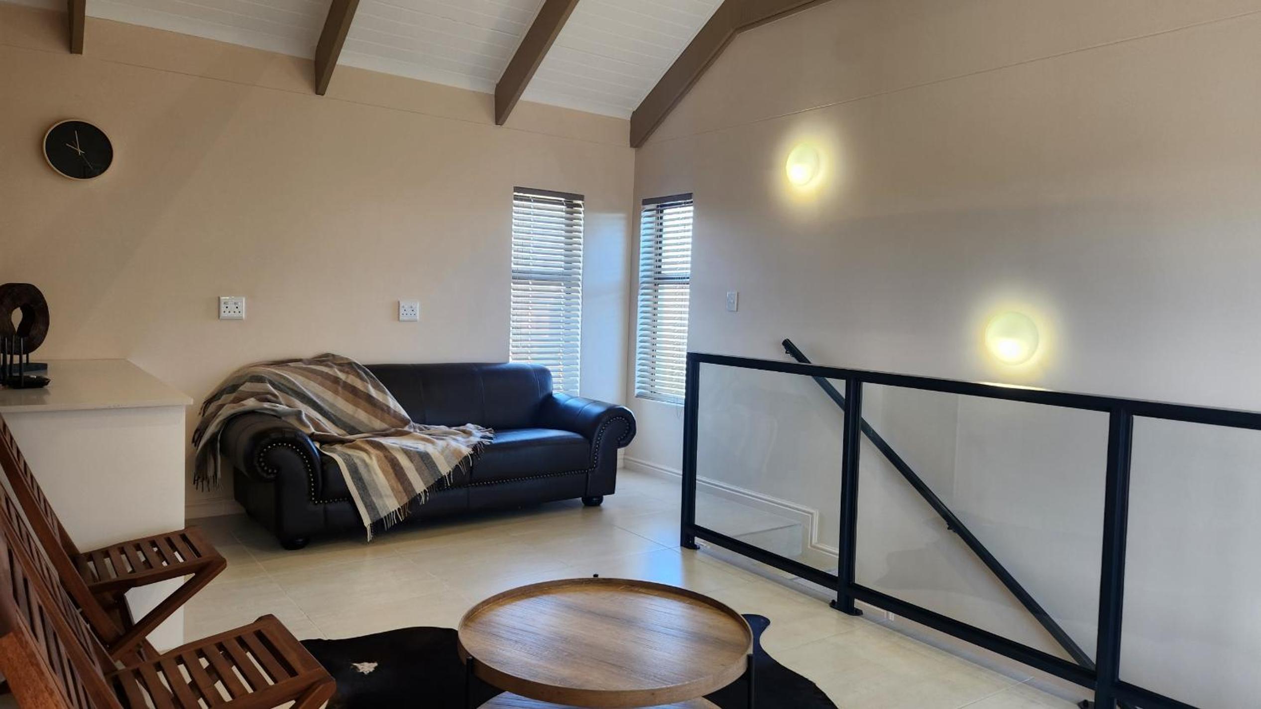 Three-Bedroom House photo 2