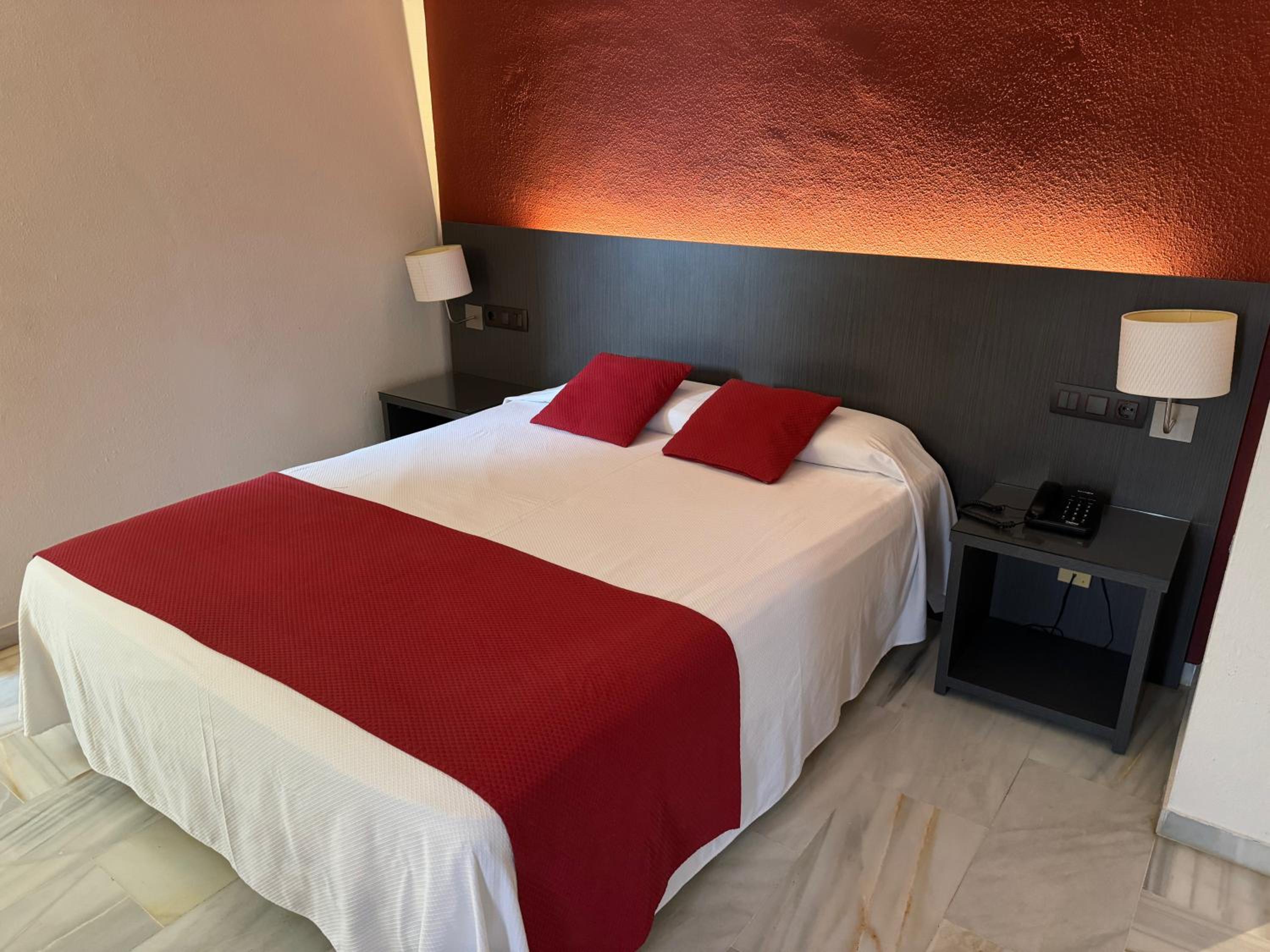 Economy Double Room photo 2
