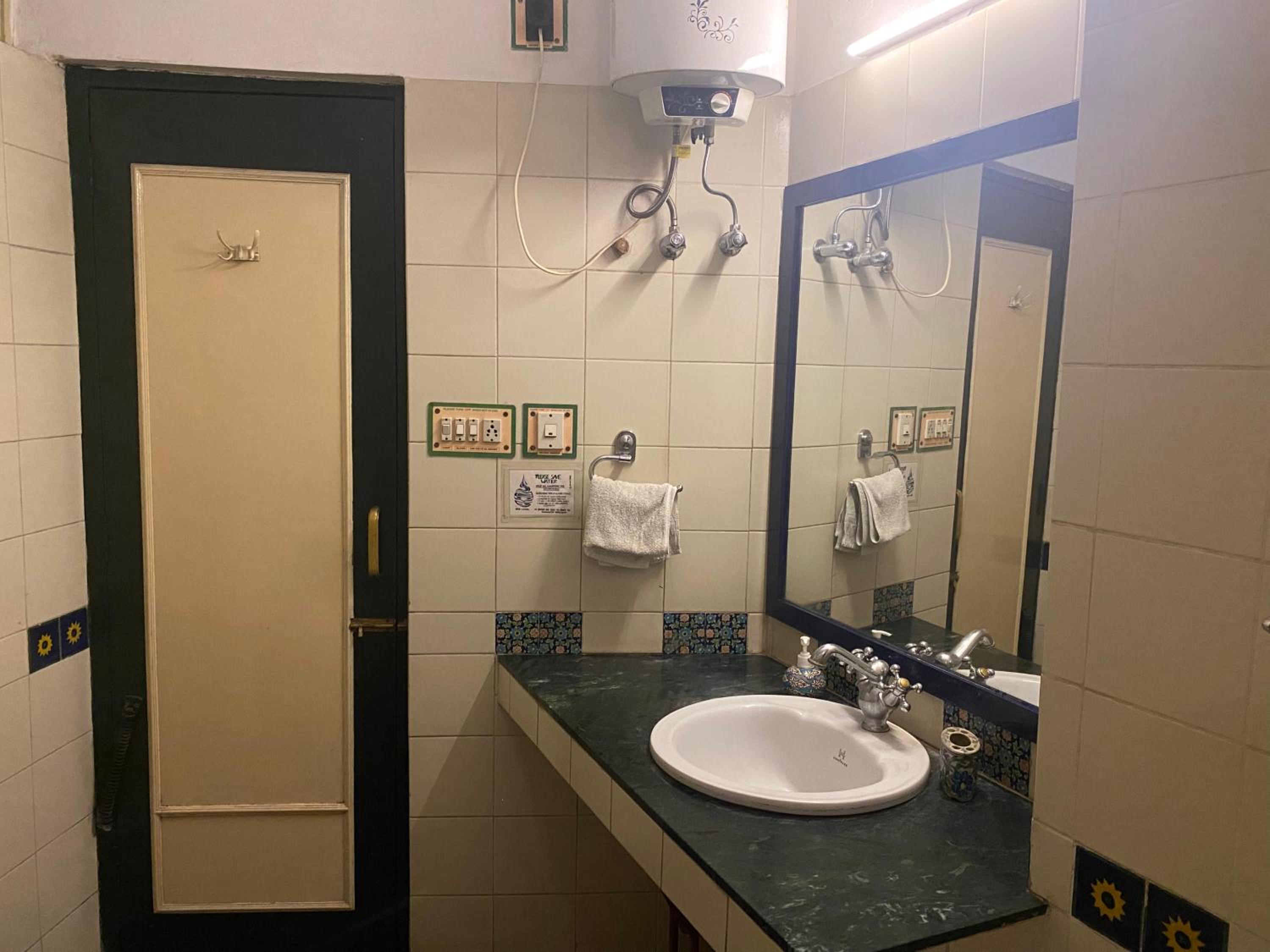 Superior Double or Twin Room - Photo 3