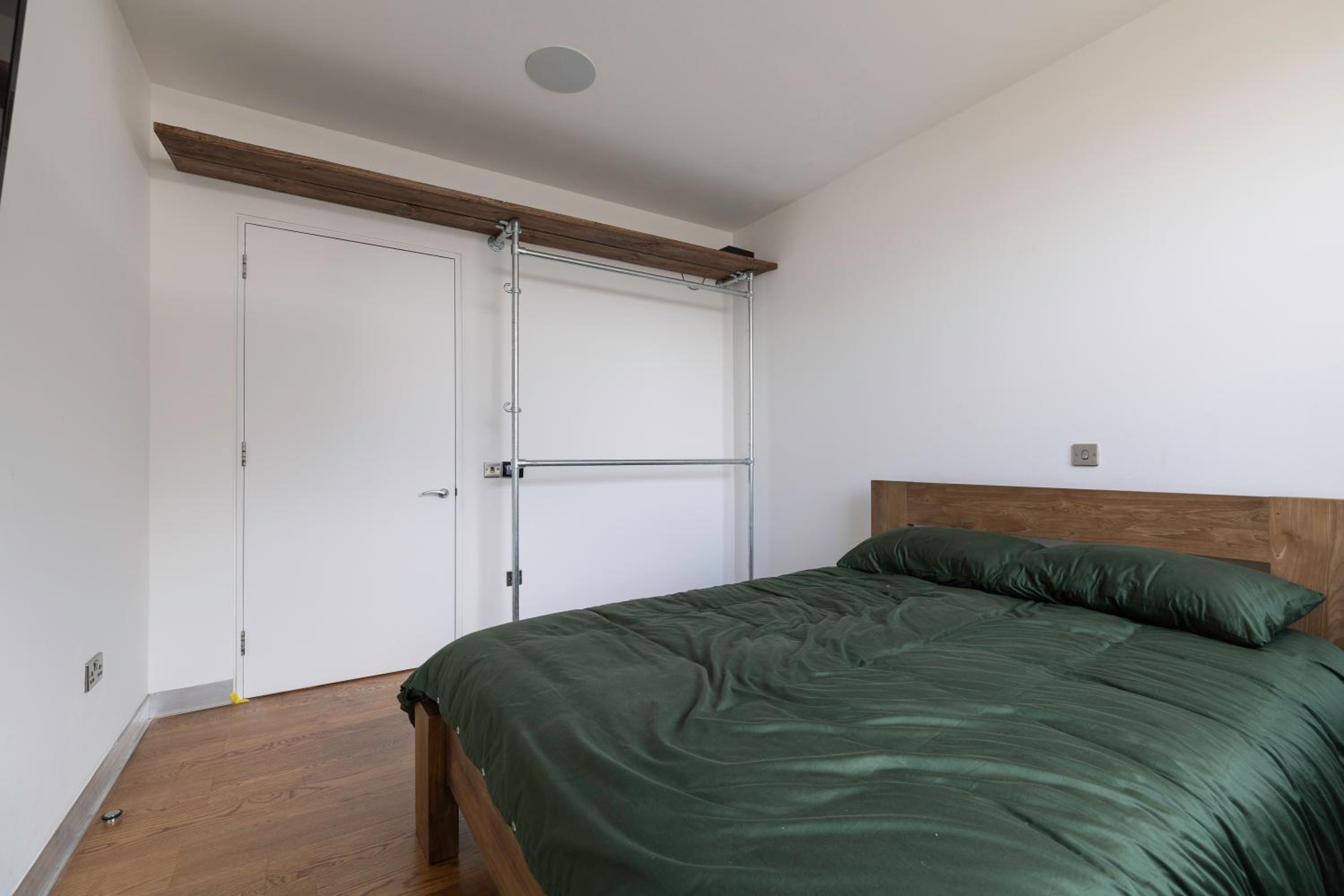 Deluxe King Room photo 2
