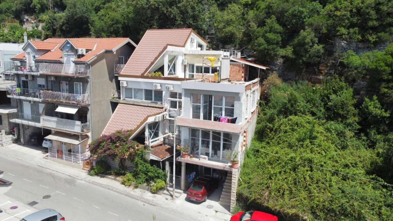 One-Bedroom Apartment With Balcony And Sea View