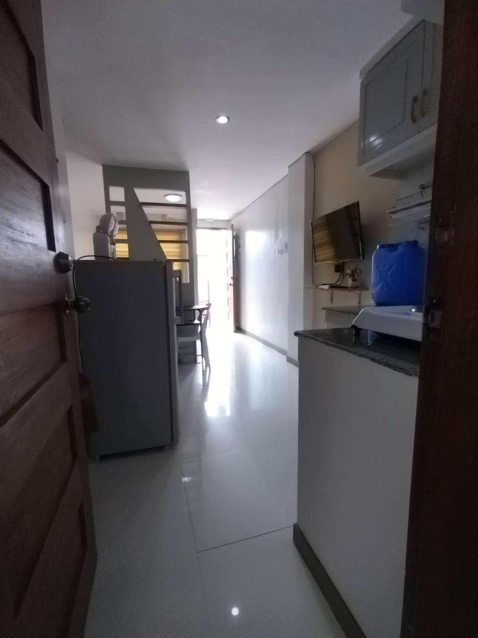 Studio Apartment photo 3