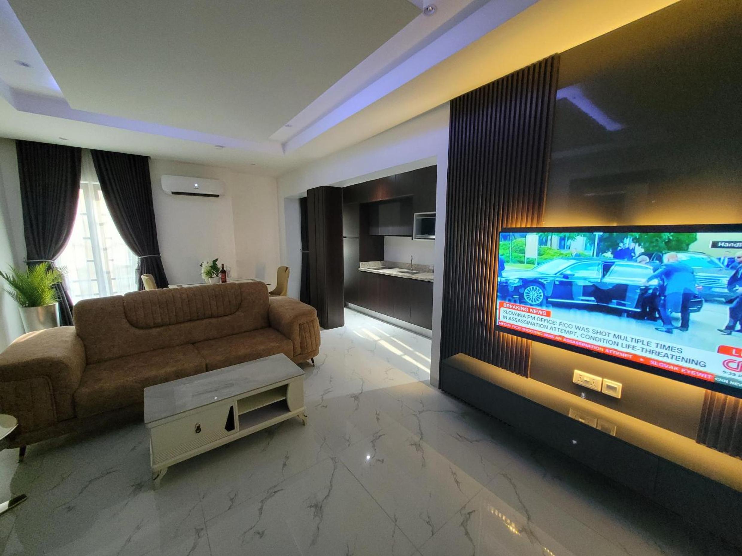 Two-Bedroom Deluxe Apartment with Balcony
