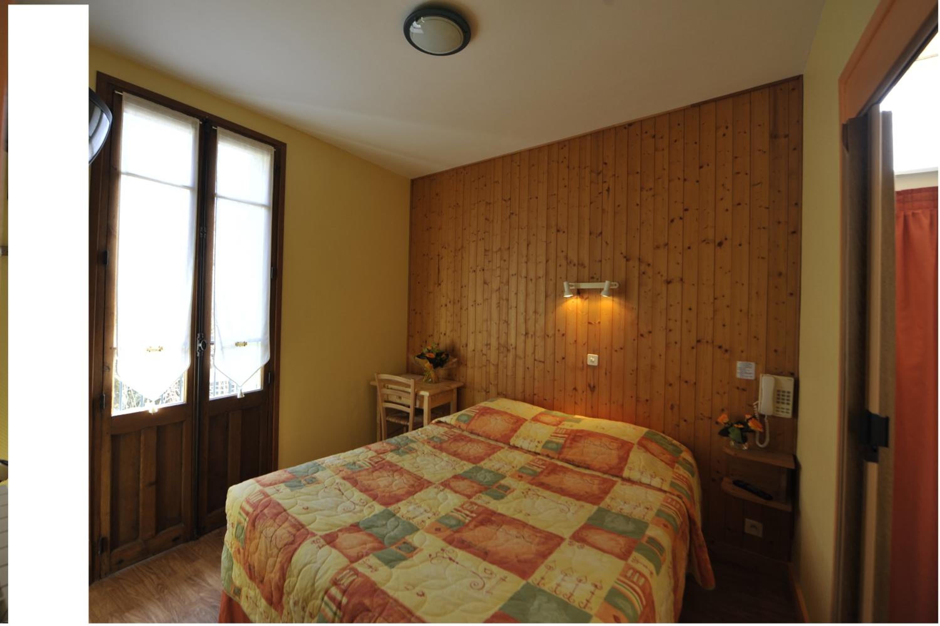 Budget Double Room photo 1