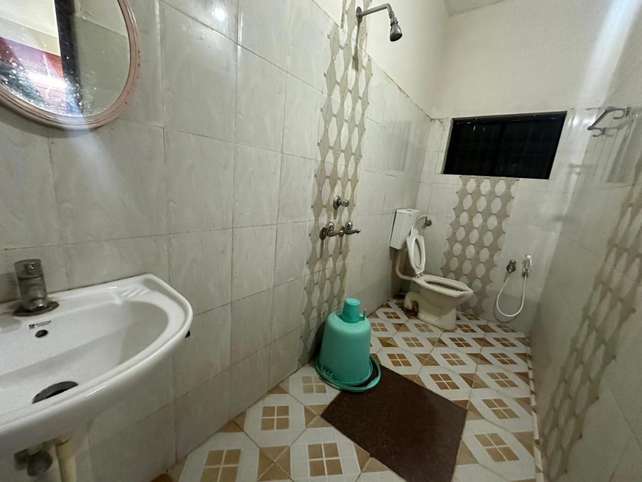 Standard Double Room With Fan - Photo 5