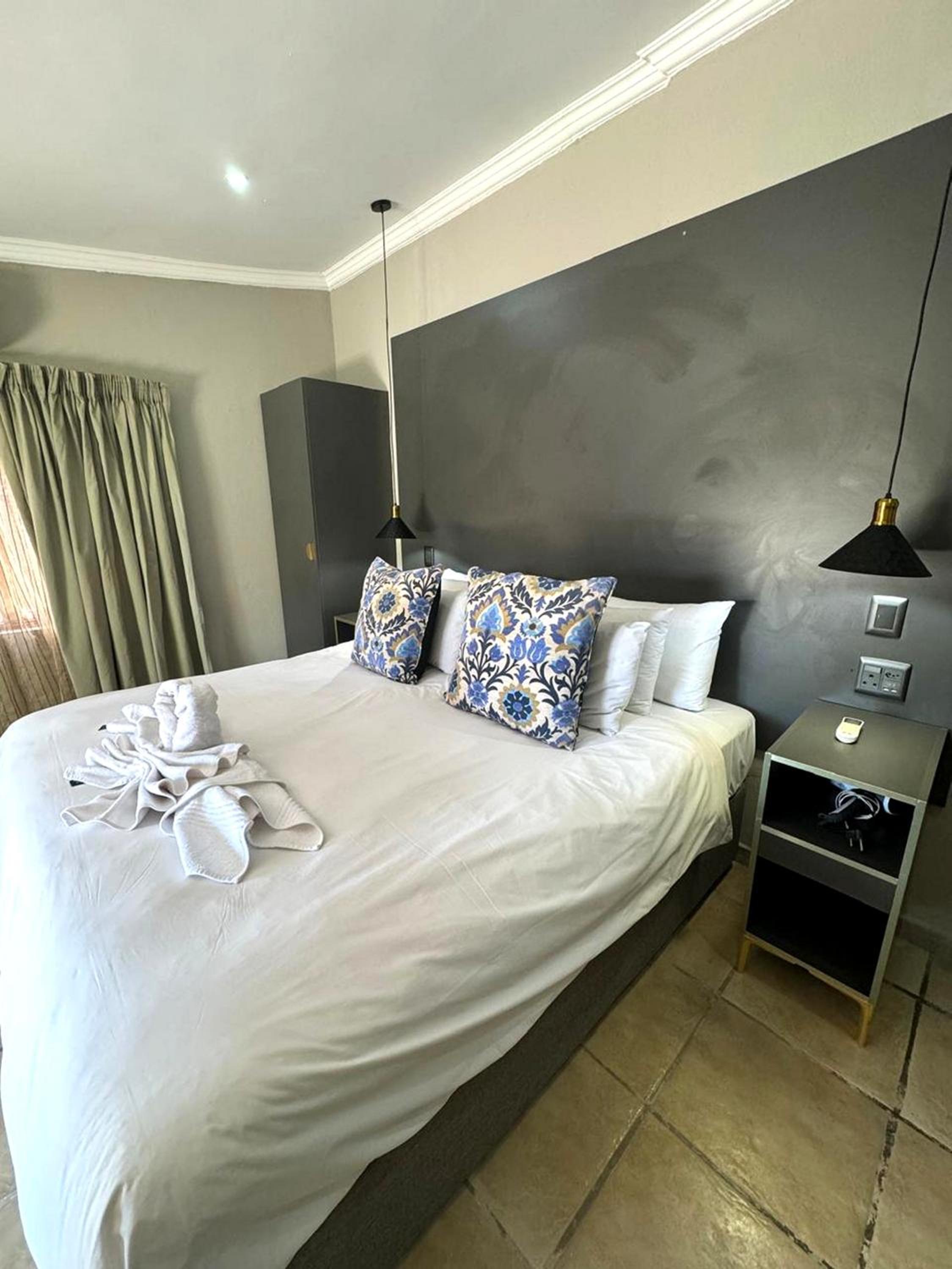 Deluxe Twin Room - Photo 3