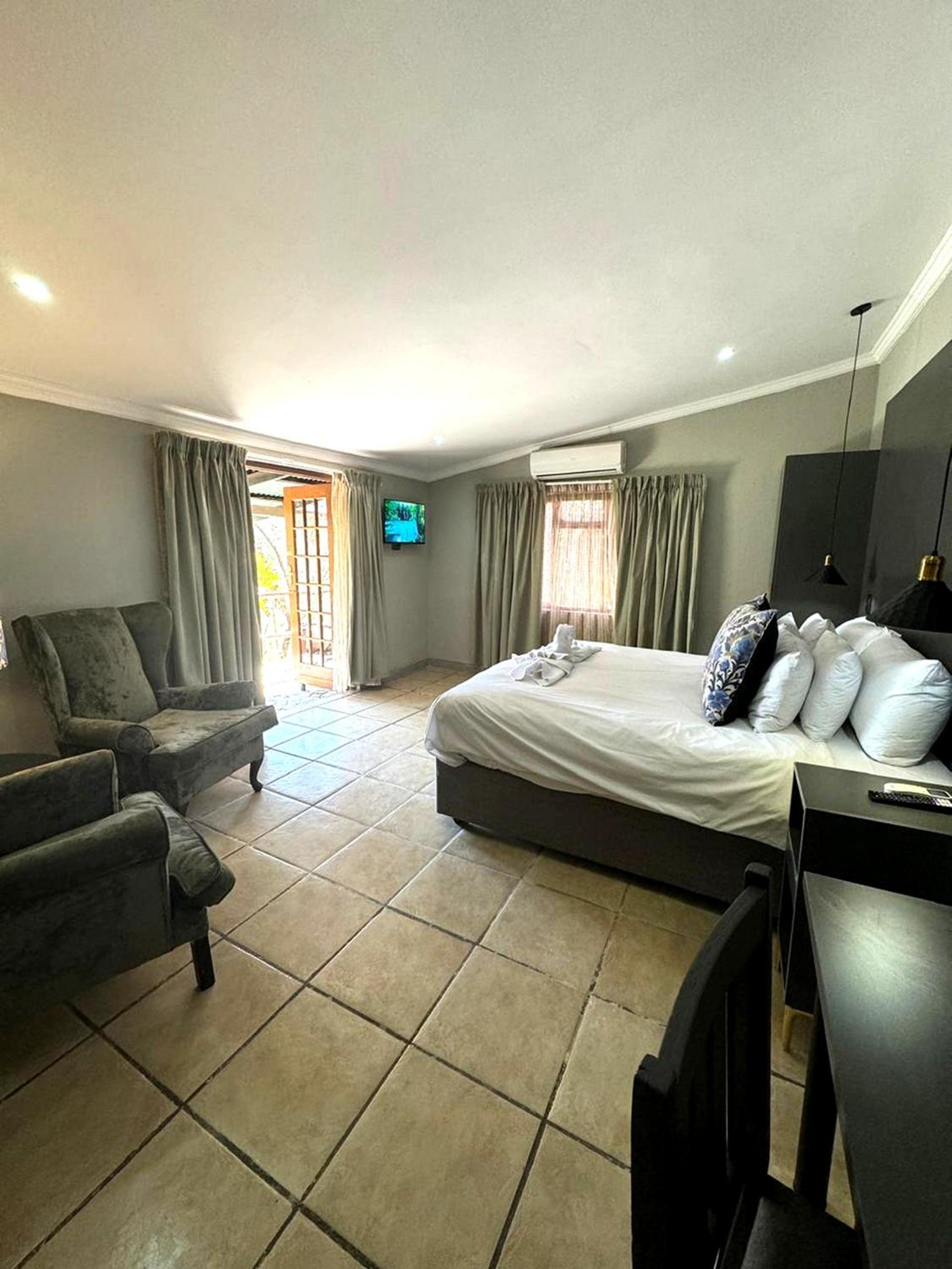 Deluxe Twin Room - Photo 16