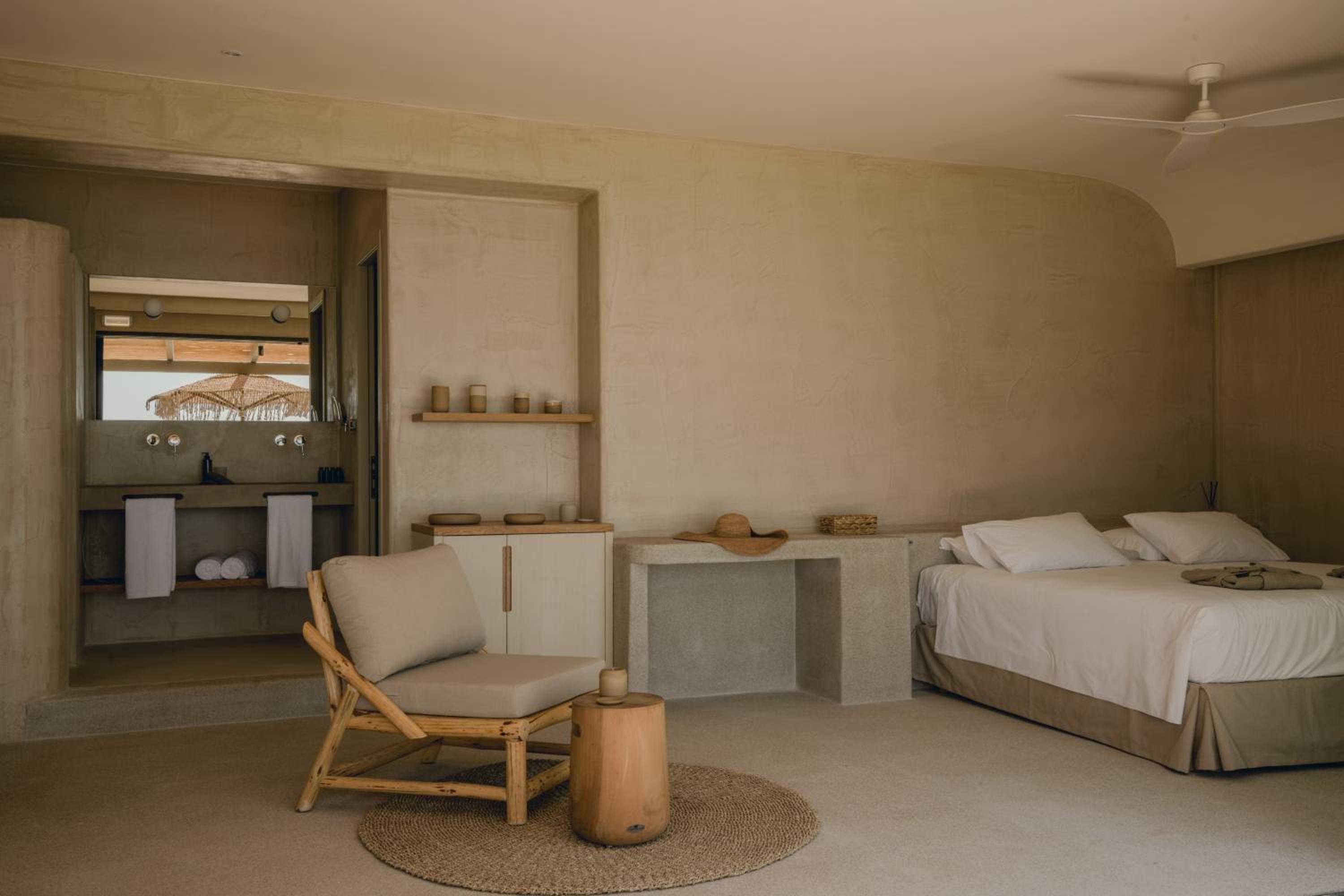 Chambre Double ou Lits Jumeaux de Luxe avec Accès Piscine