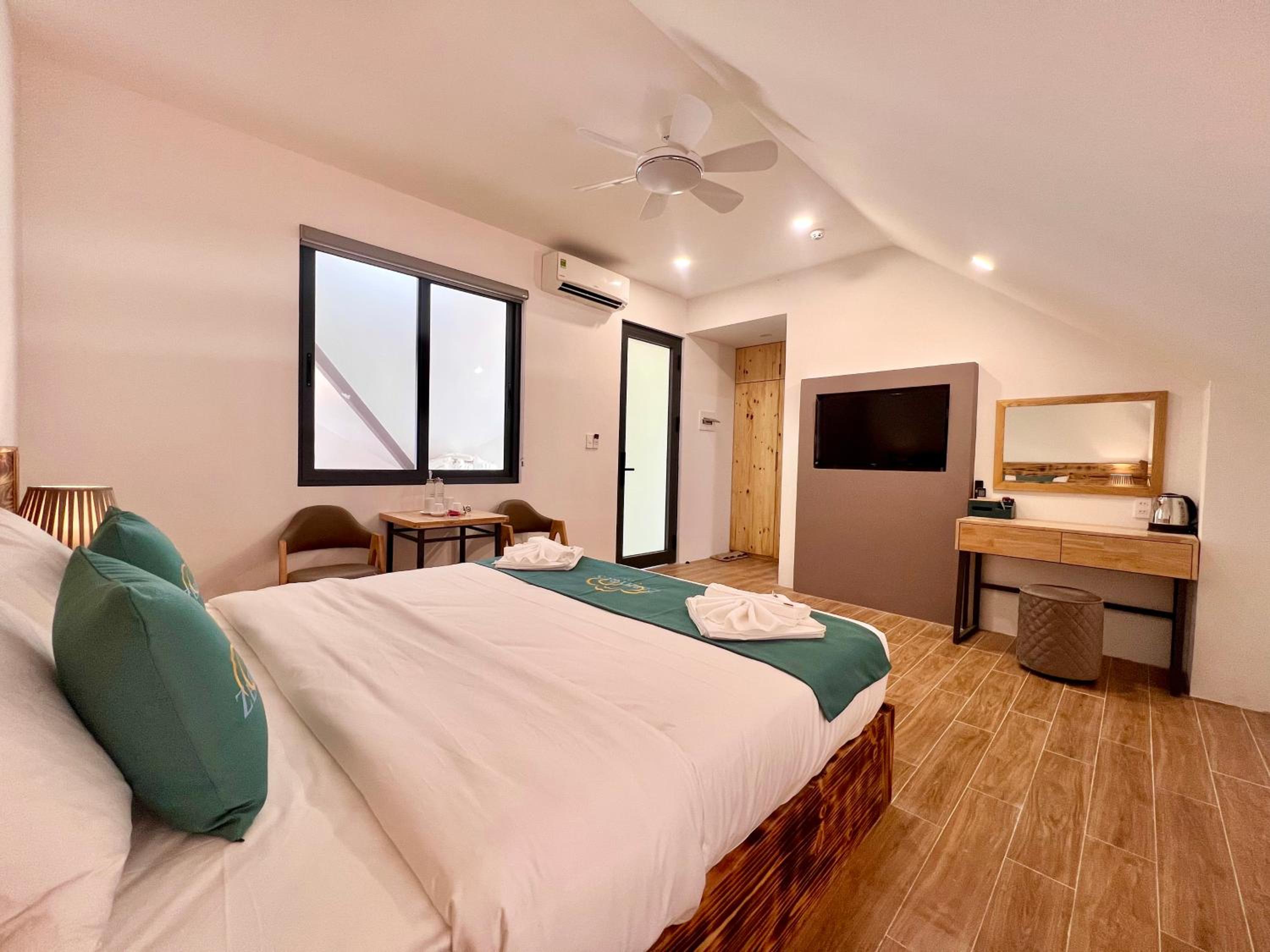 Large Double Room photo 2