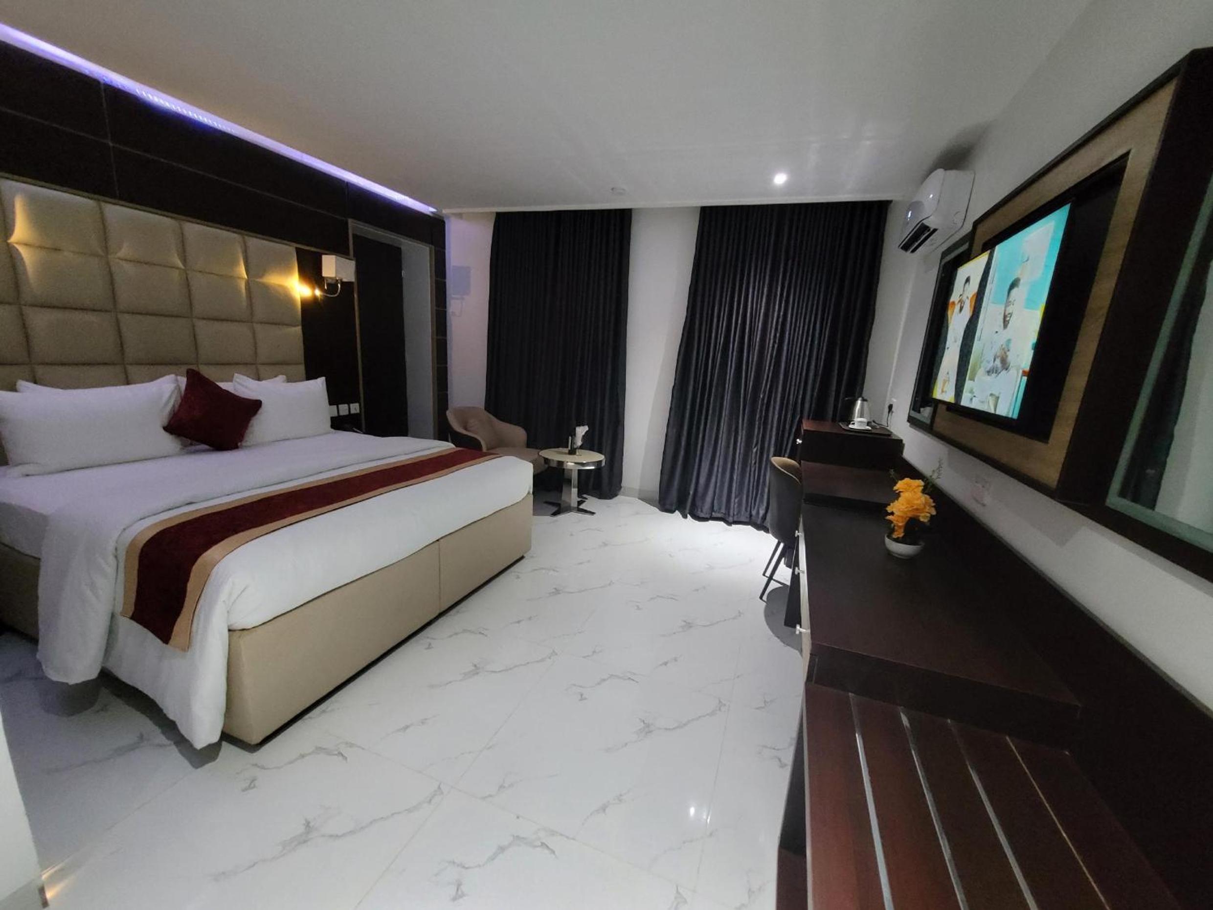One-Bedroom Suite photo 1