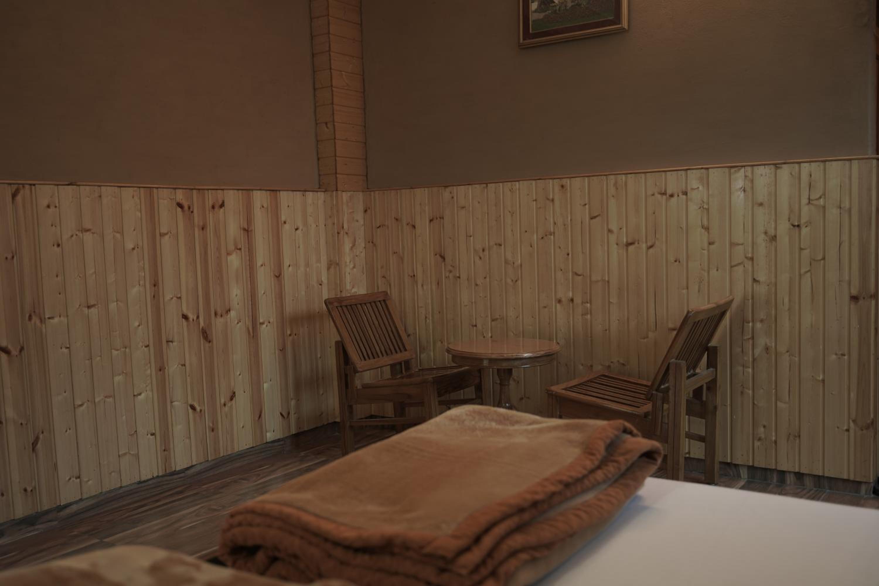 Deluxe King Room photo 3