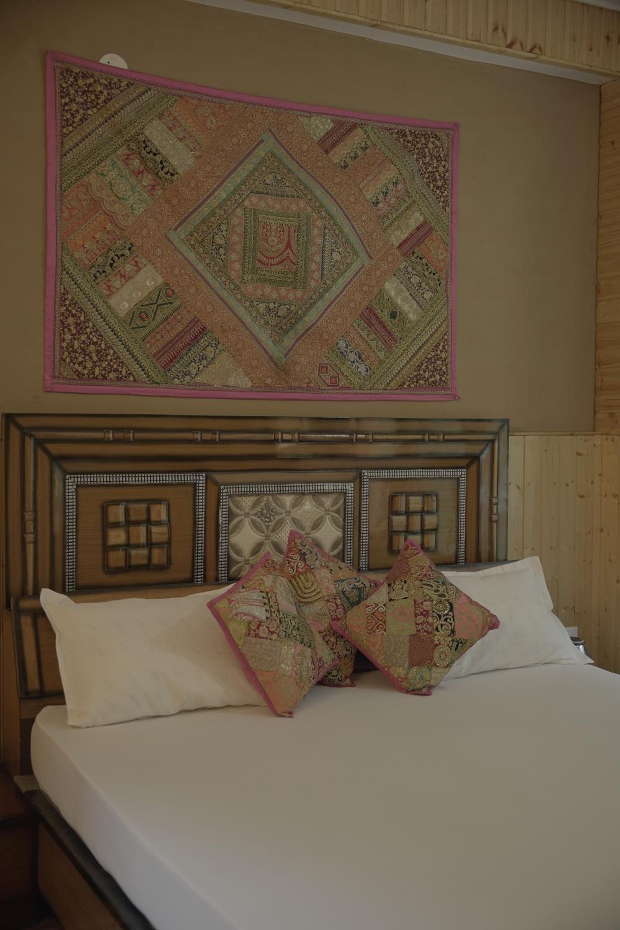 Deluxe King Room photo 1