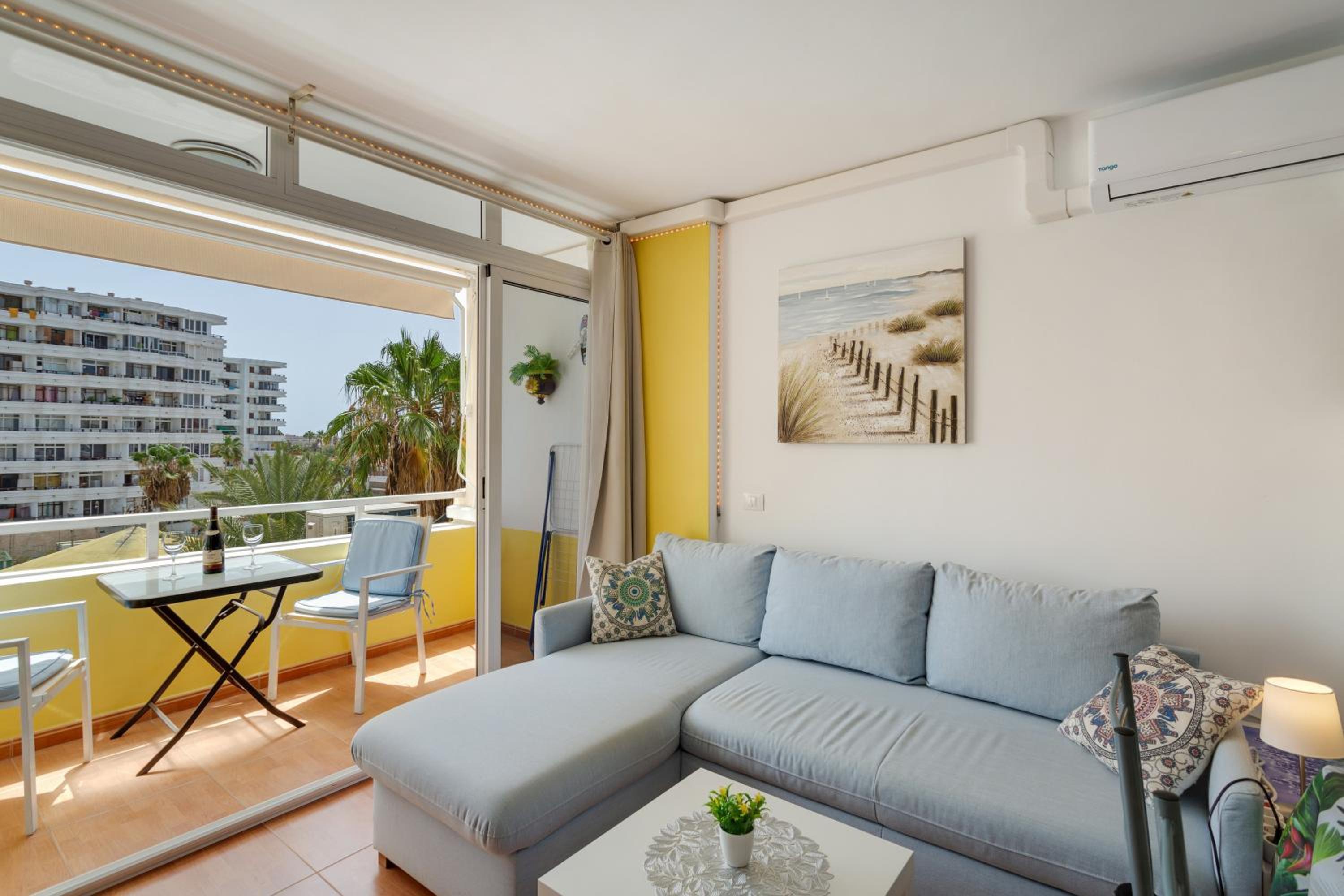 Apartamento de un dormitorio superior con balcón