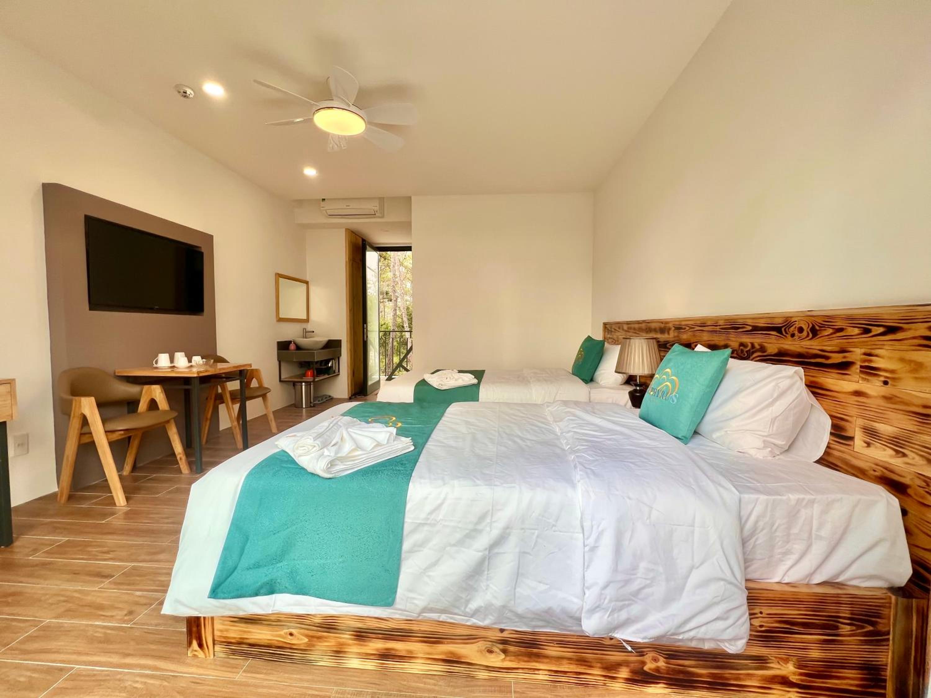 Twin Room With Balcony photo 2