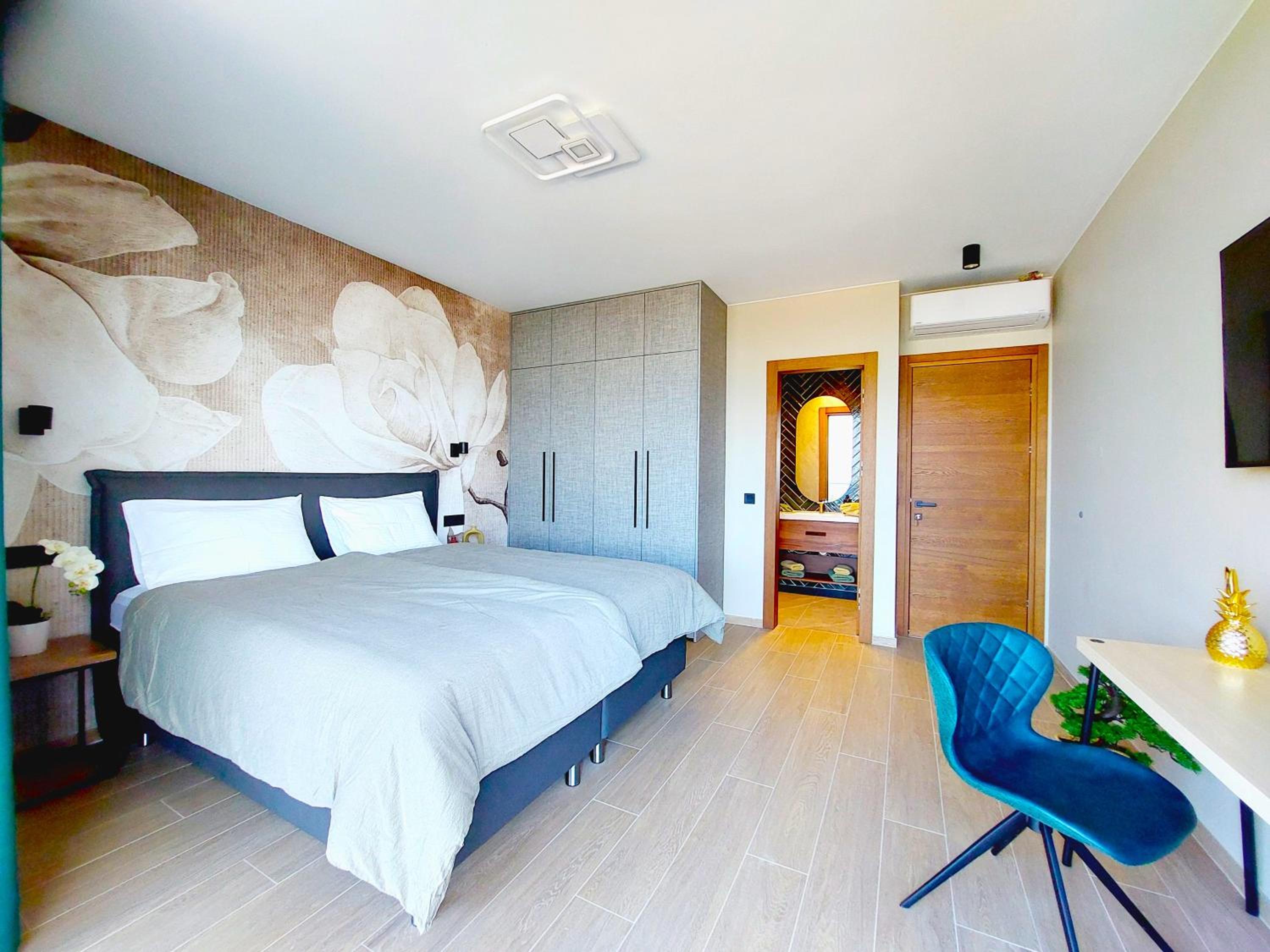 Villa photo 1