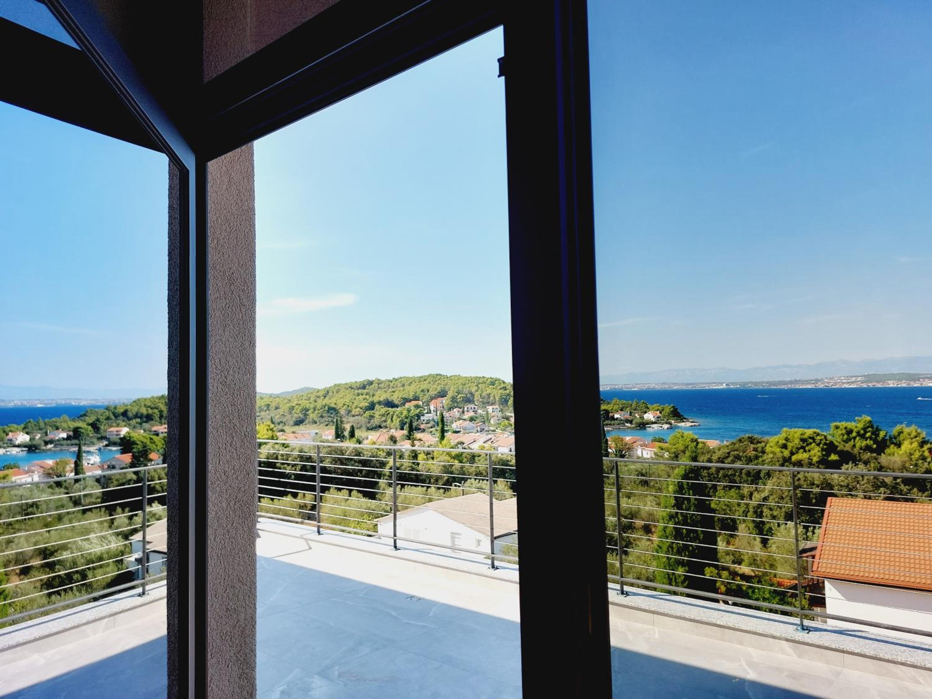 Villa photo 2
