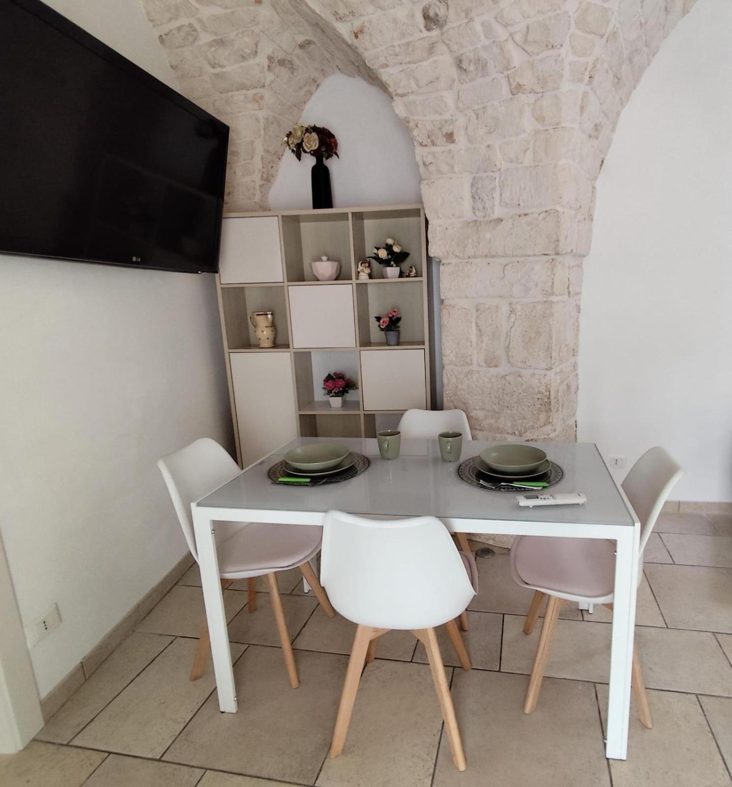 One-Bedroom House photo 2