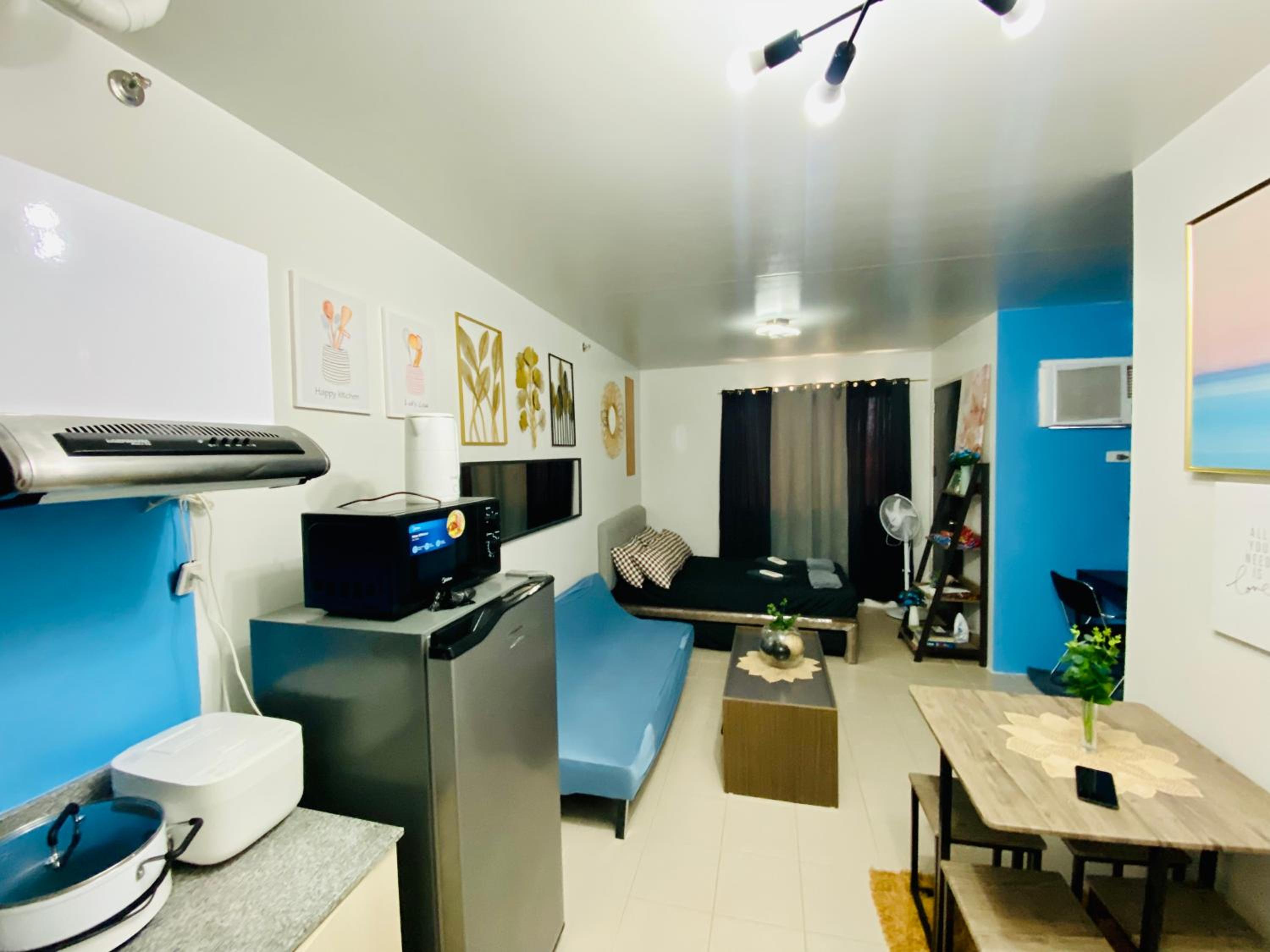 One-Bedroom Apartment photo 1