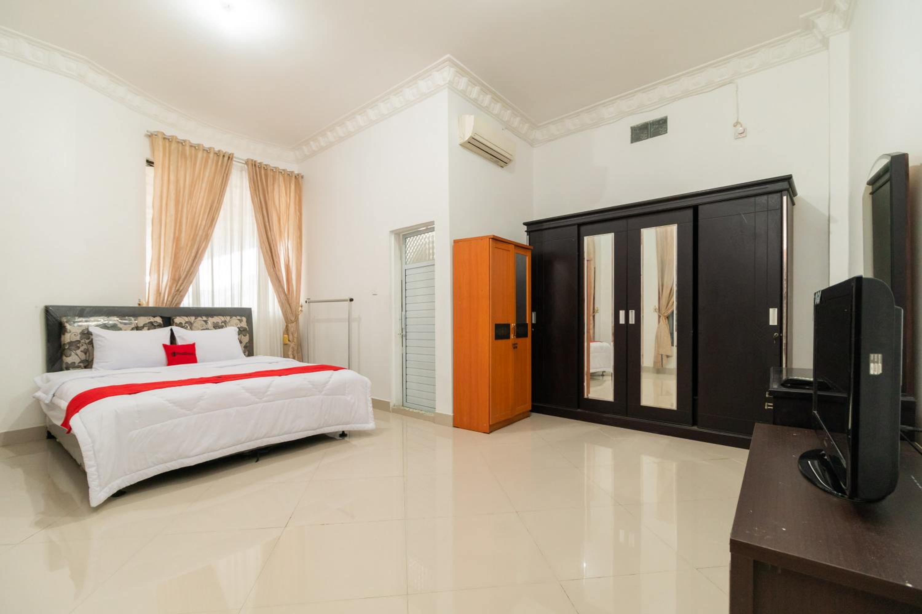 Suite - Photo 3