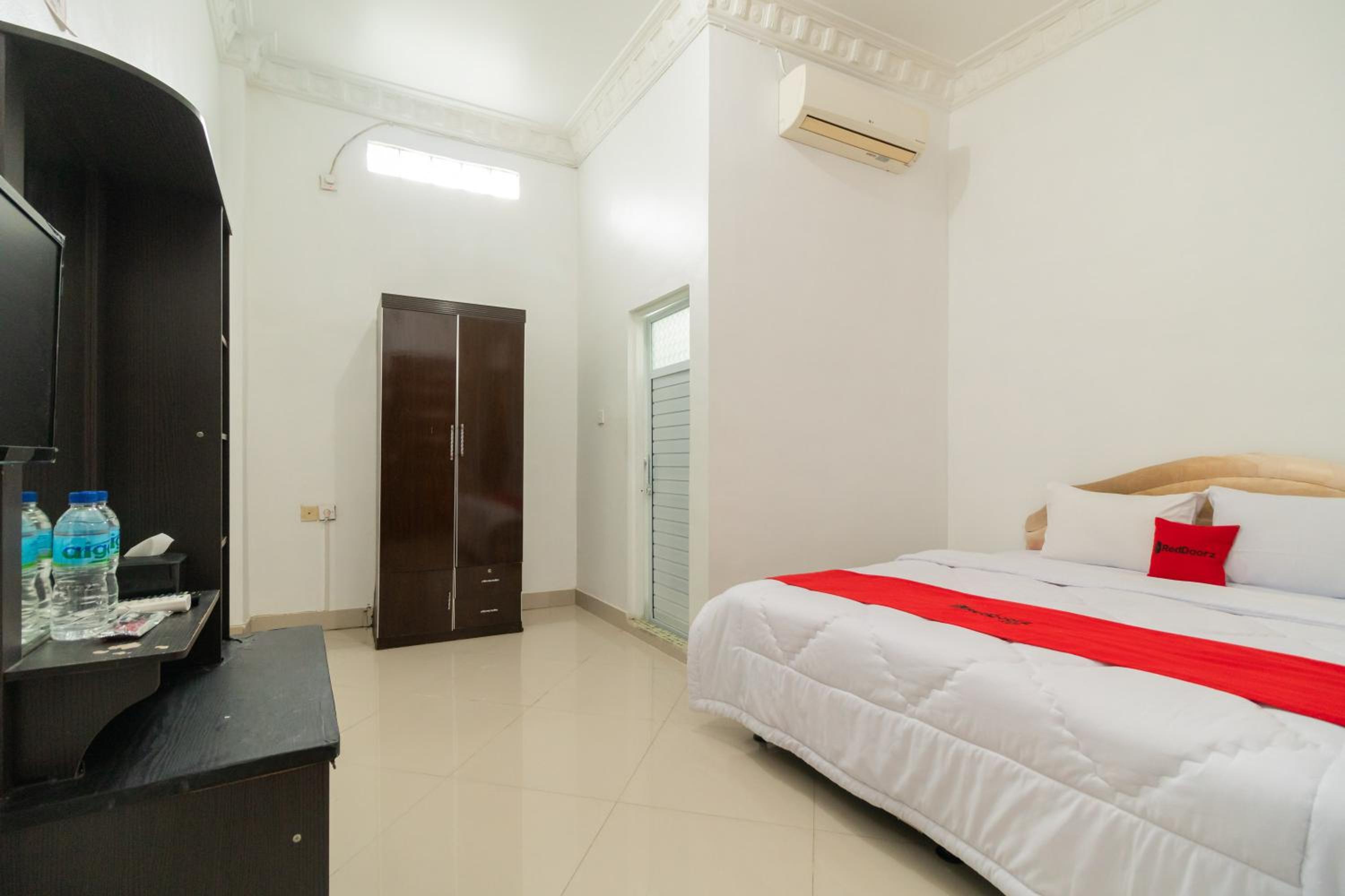 Standard Double Room - Photo 7