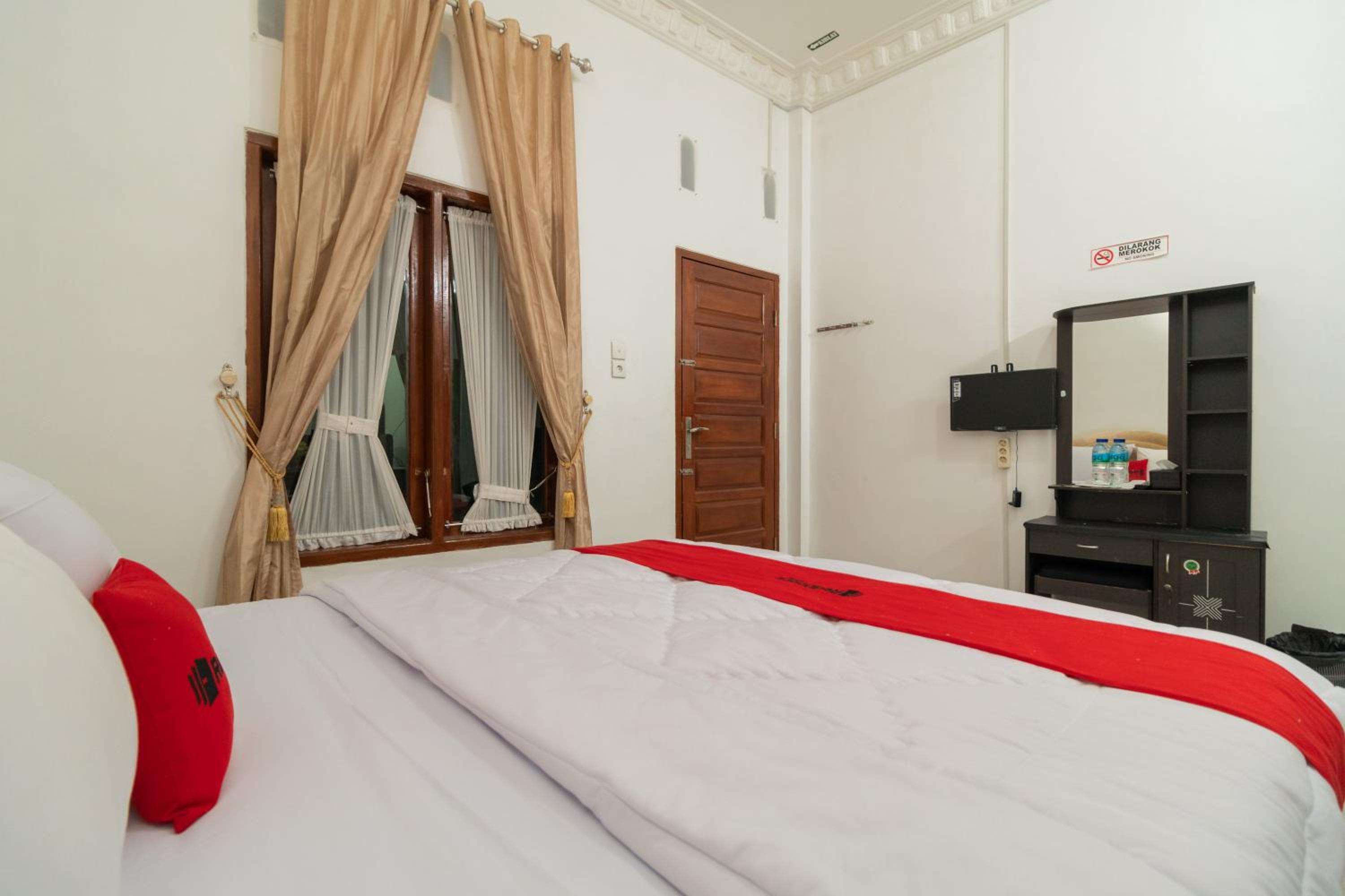 Standard Double Room - Photo 5