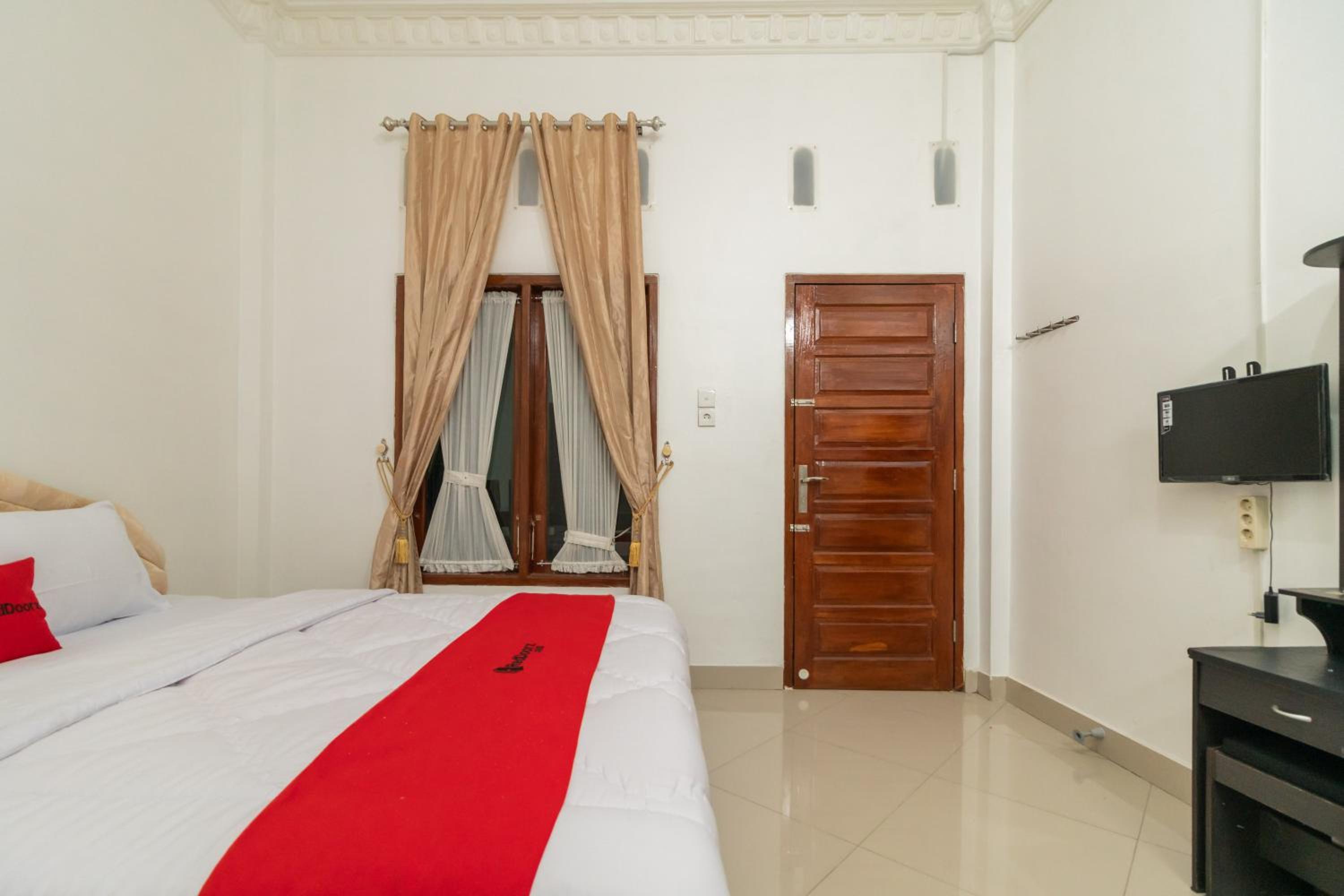 Standard Double Room - Photo 6