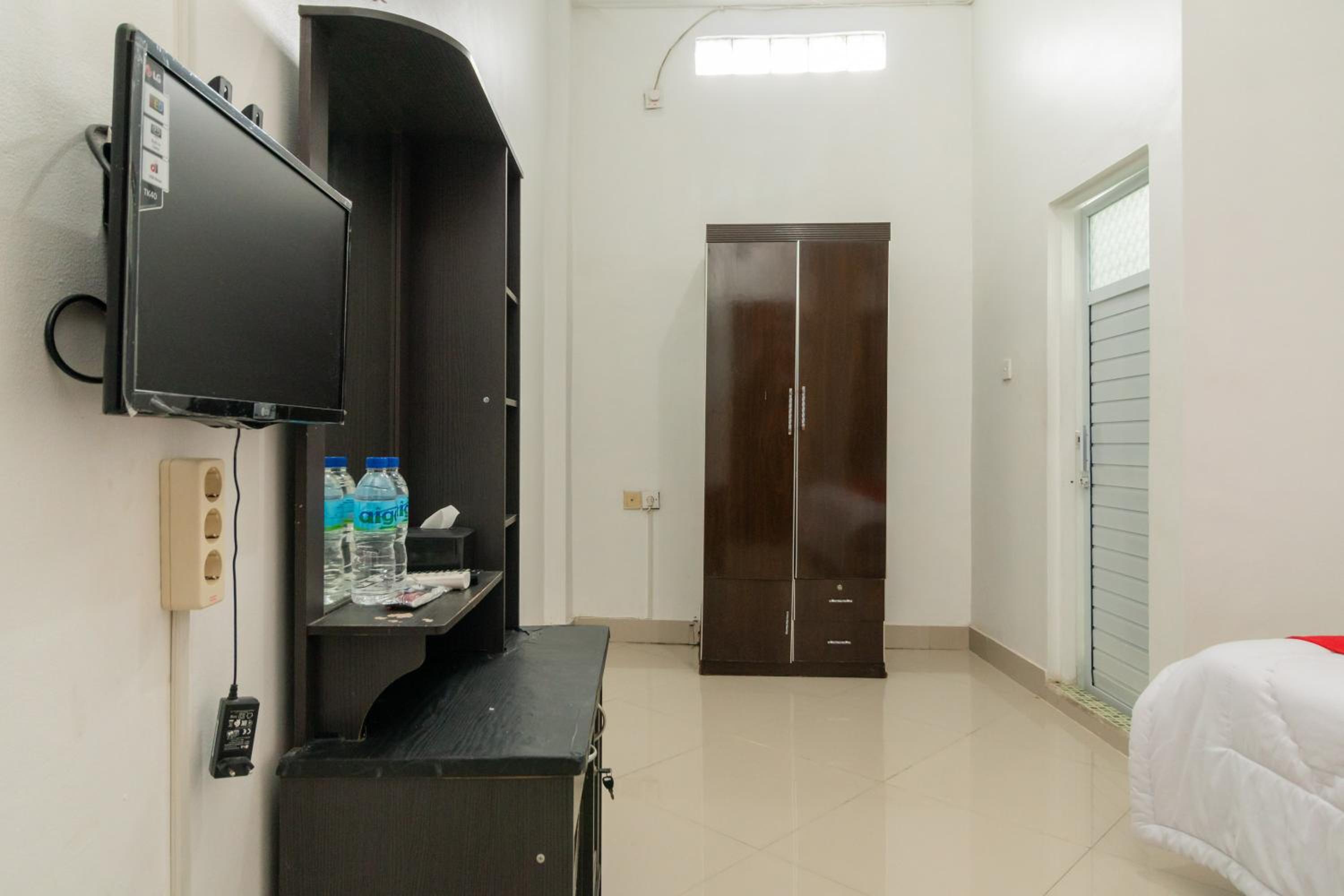 Standard Double Room - Photo 4