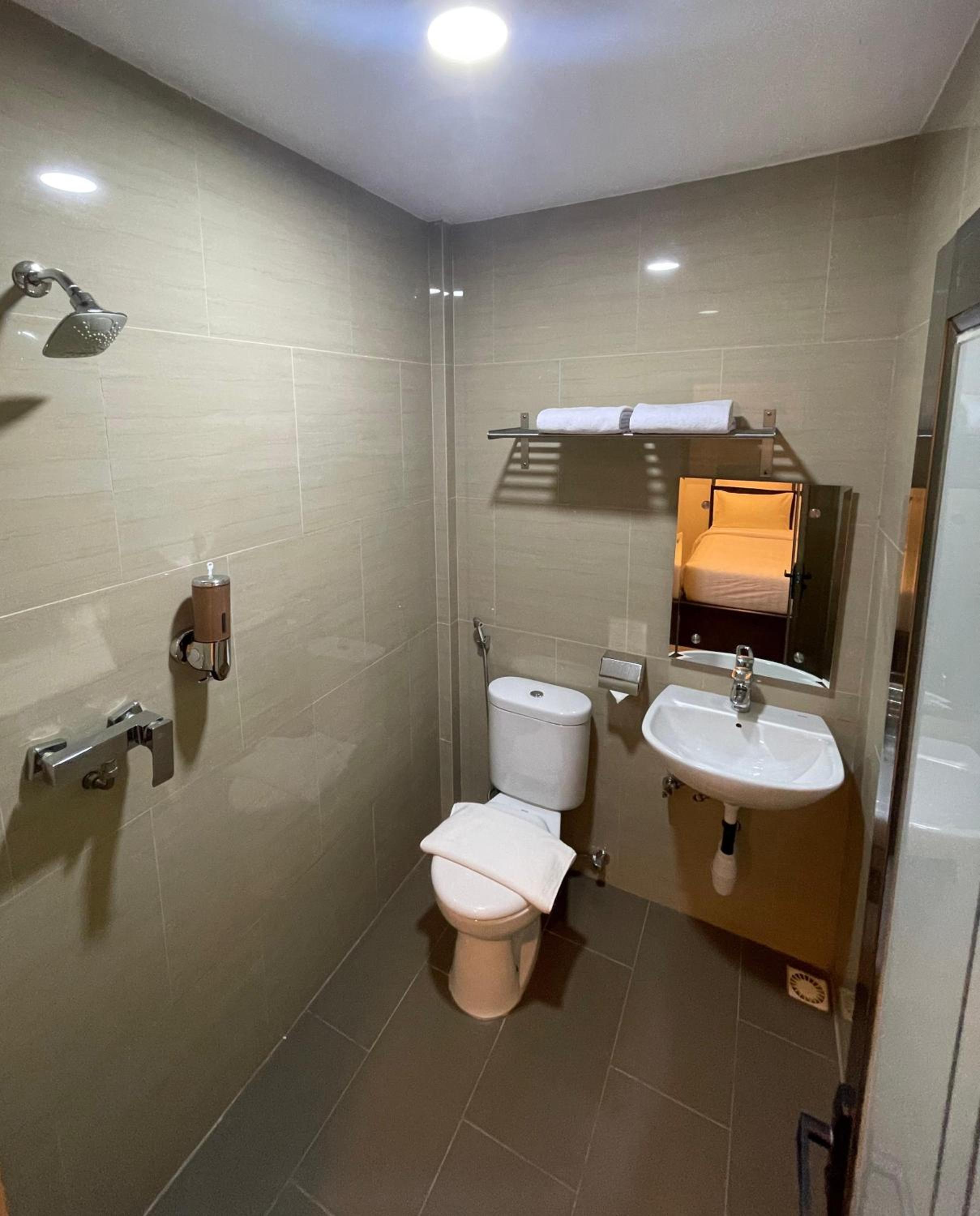 Deluxe Room (2 Adults + 1 Child) photo 2