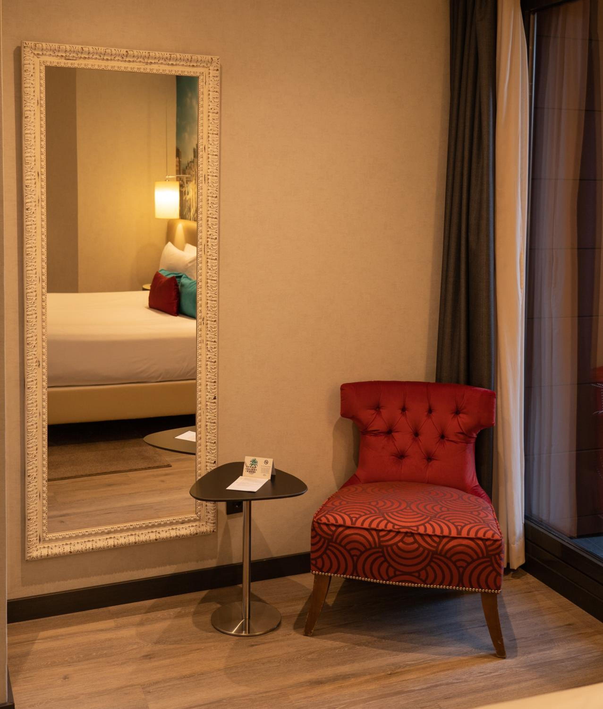 Standard Queen Room