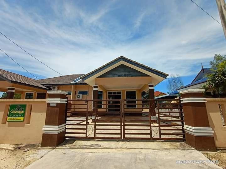 Three-Bedroom House photo 1