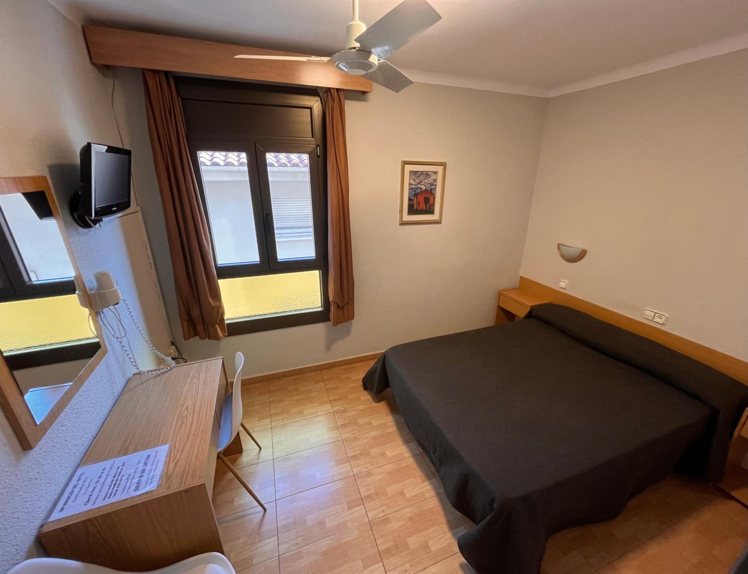 Double Room - Photo 3