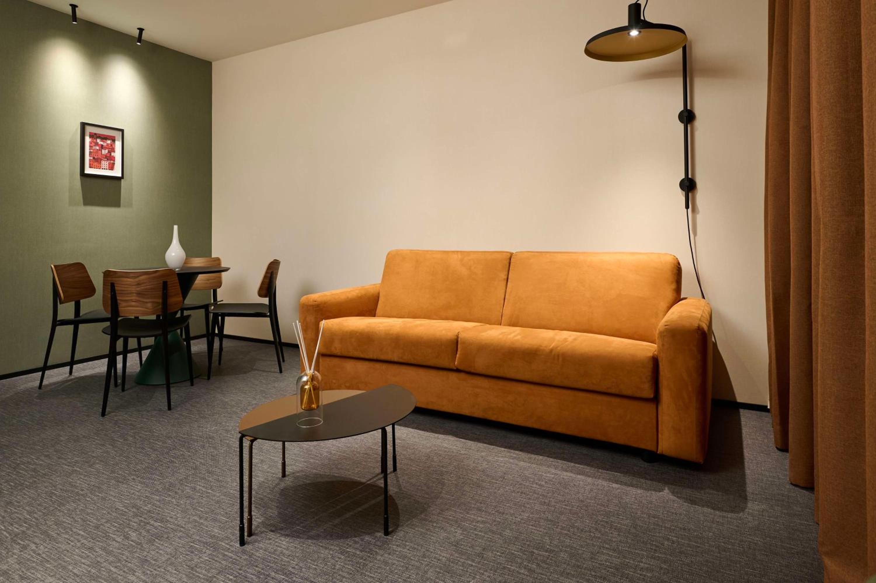 King Executive Suite with Sofa Bed - Photo 5