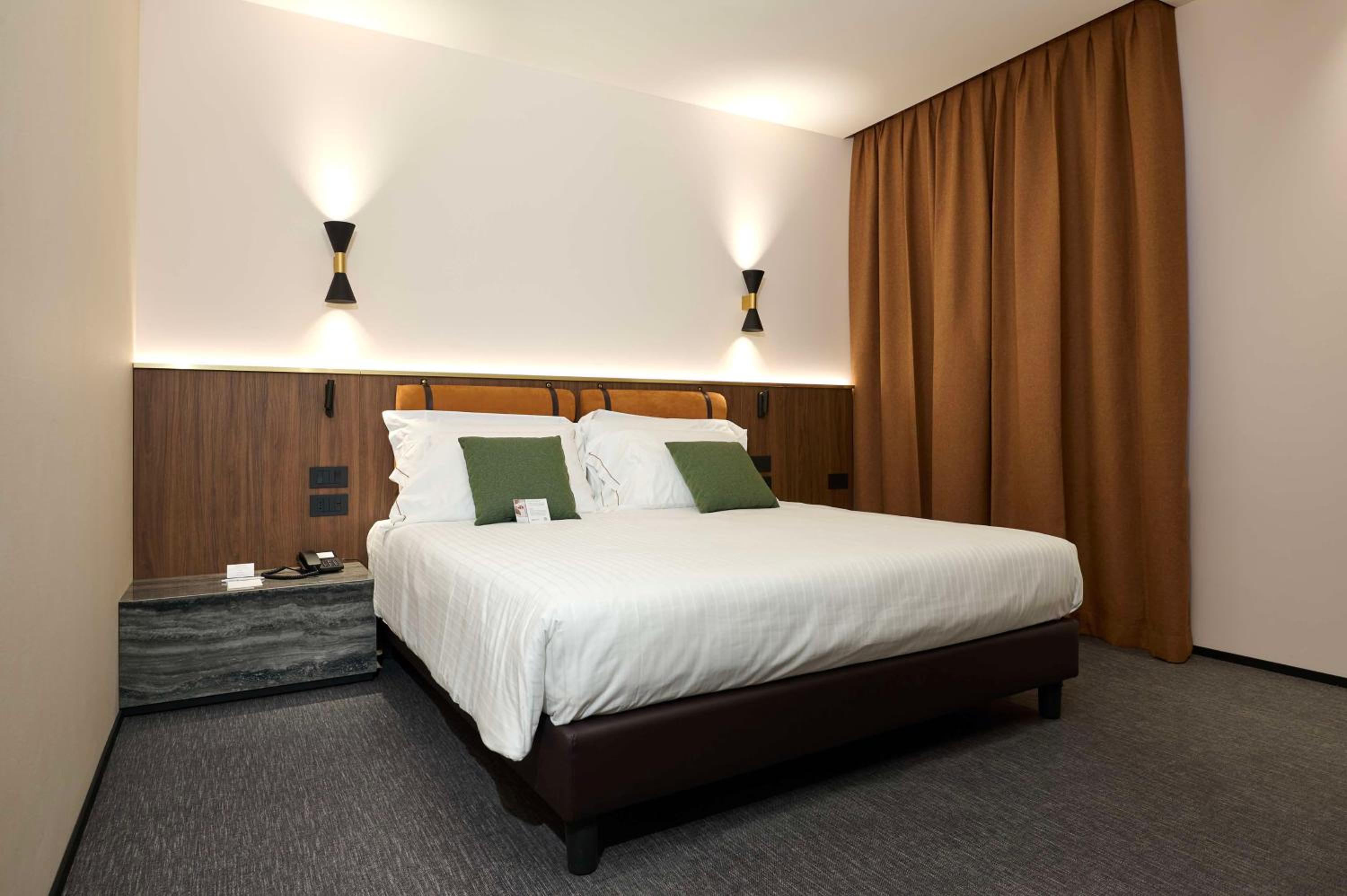 King Executive Suite with Sofa Bed - Photo 1