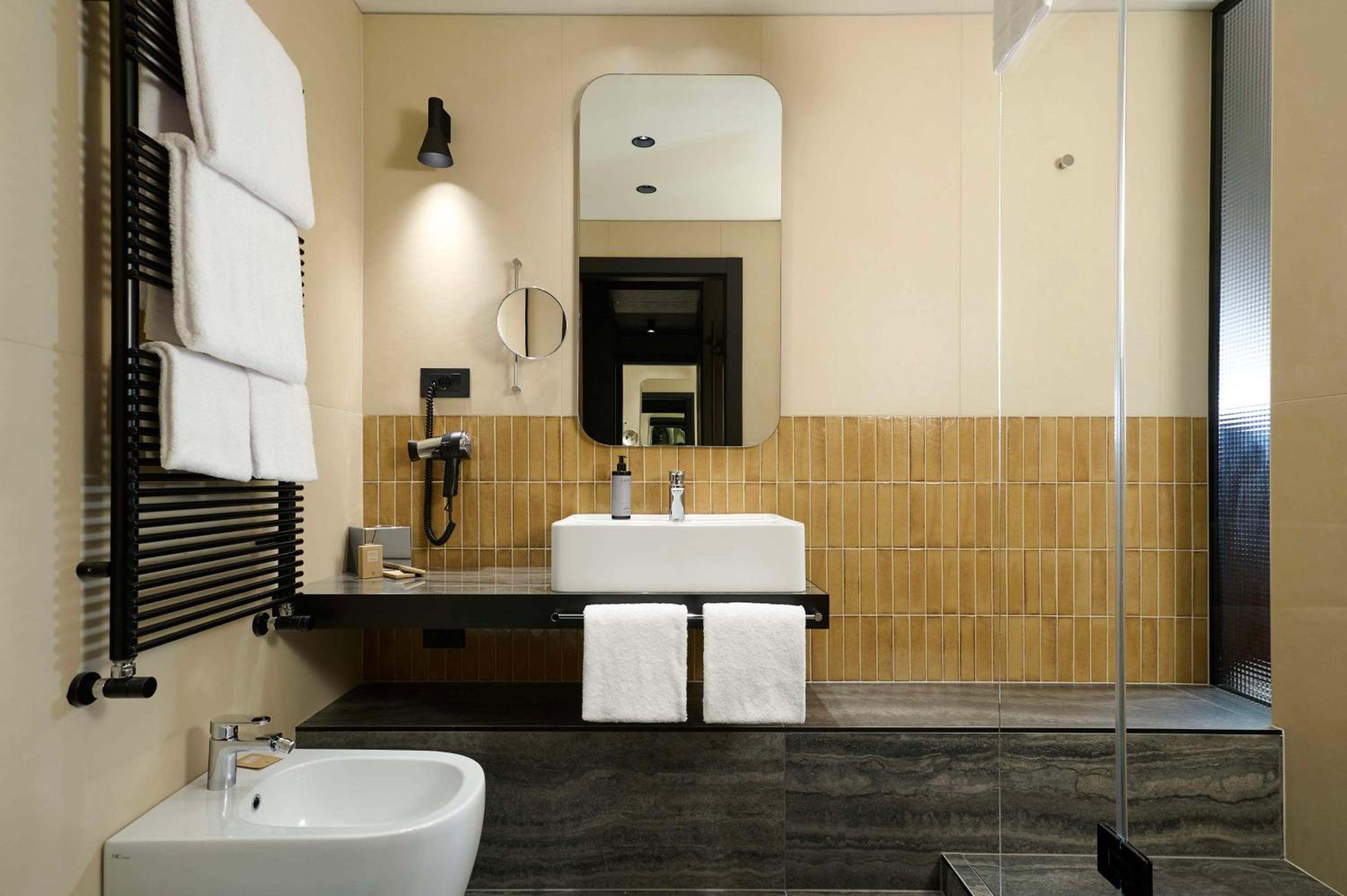 Deluxe King Room with Terrace - High Floor - Photo 4