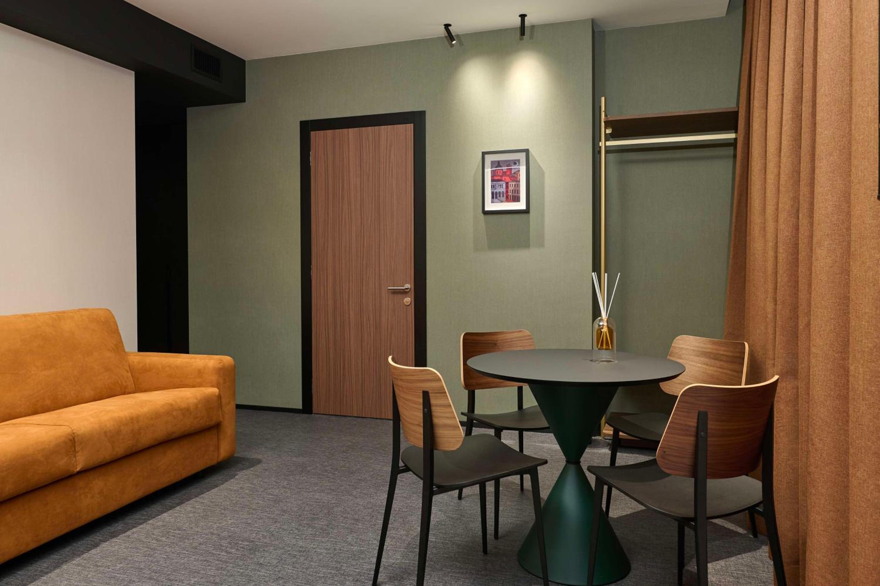 Junior King Suite with Sofa Bed and Terrace - Photo 2