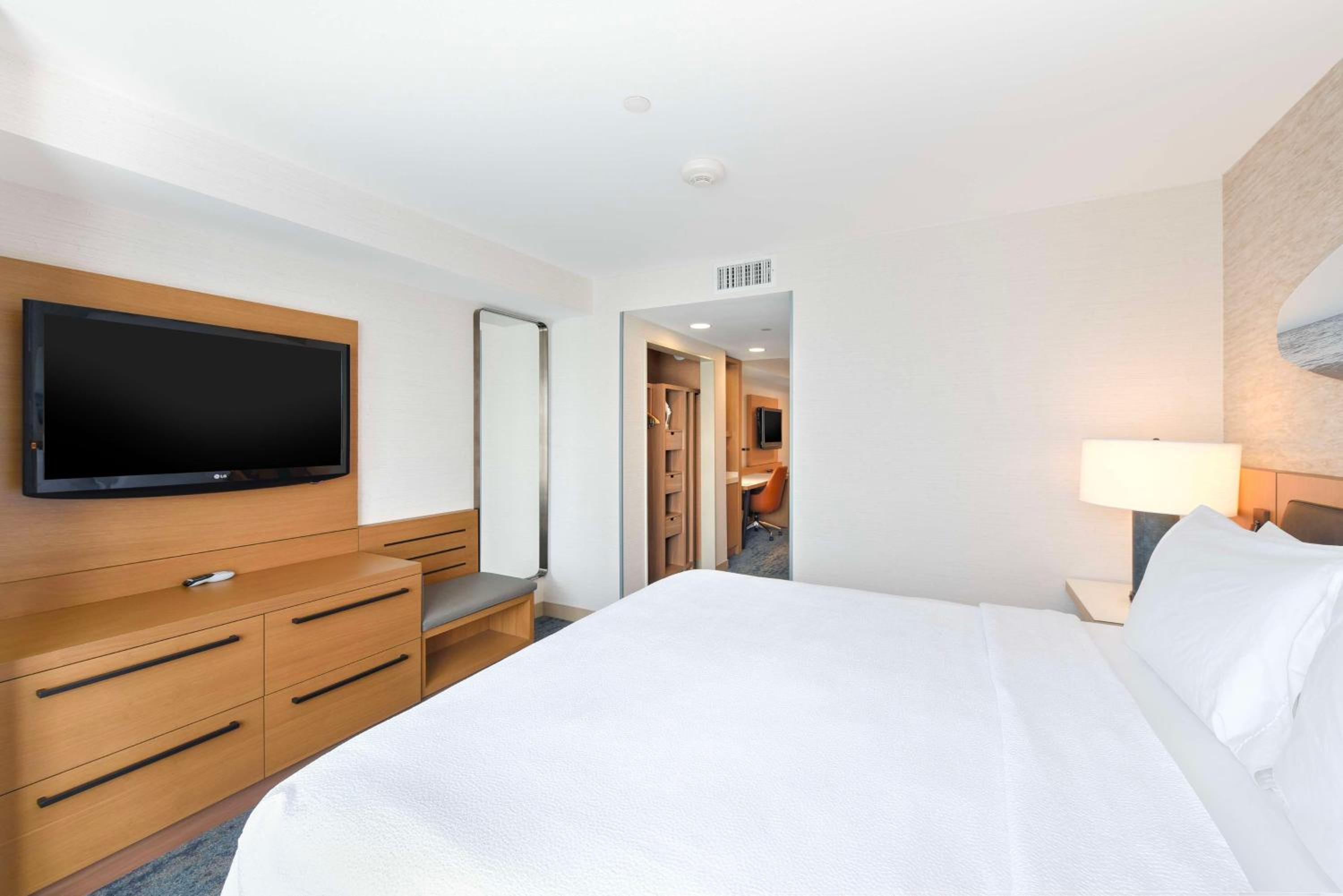 King Suite with Sofa Bed - Photo 4