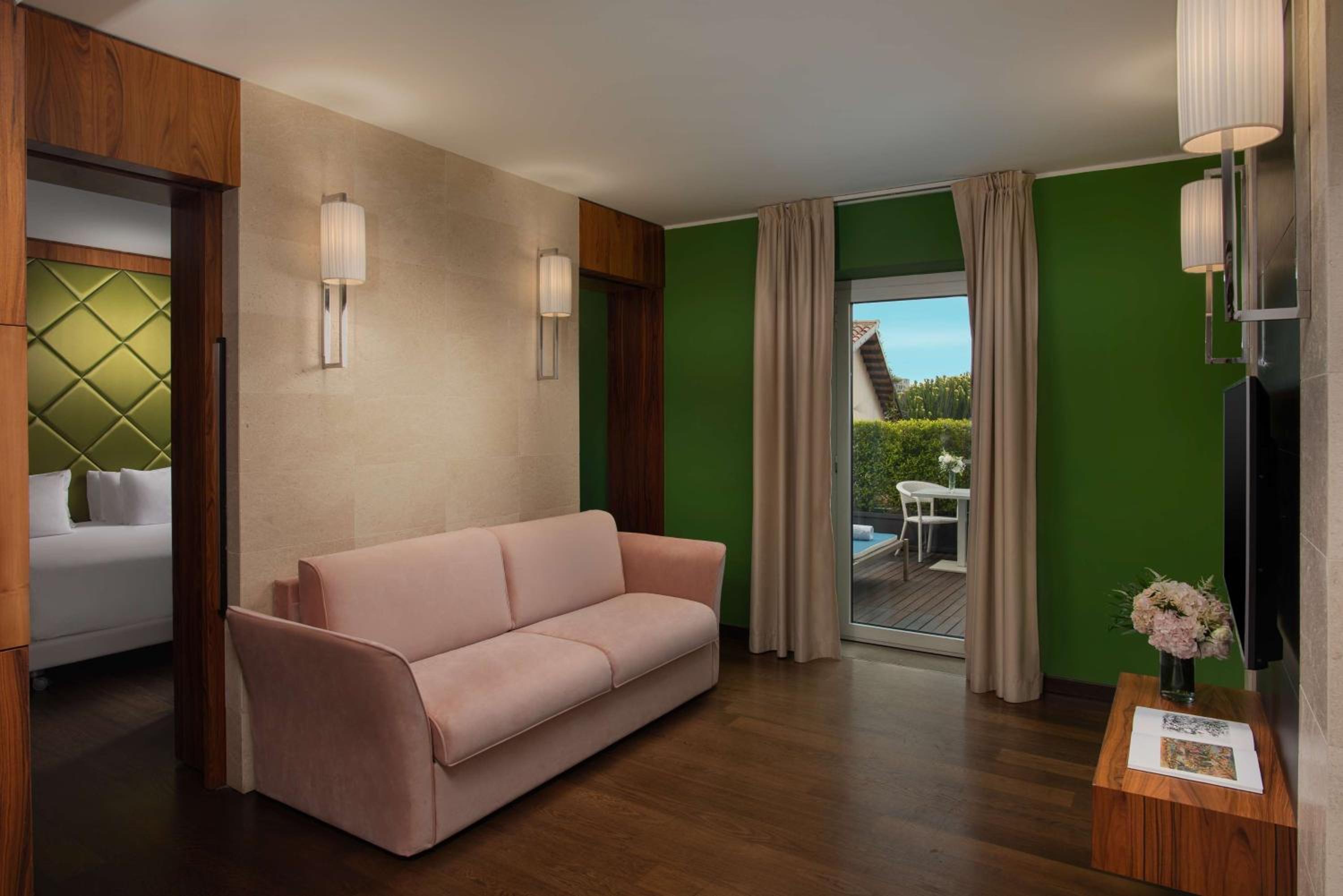 Junior Suite with Terrace (Non Smoking)