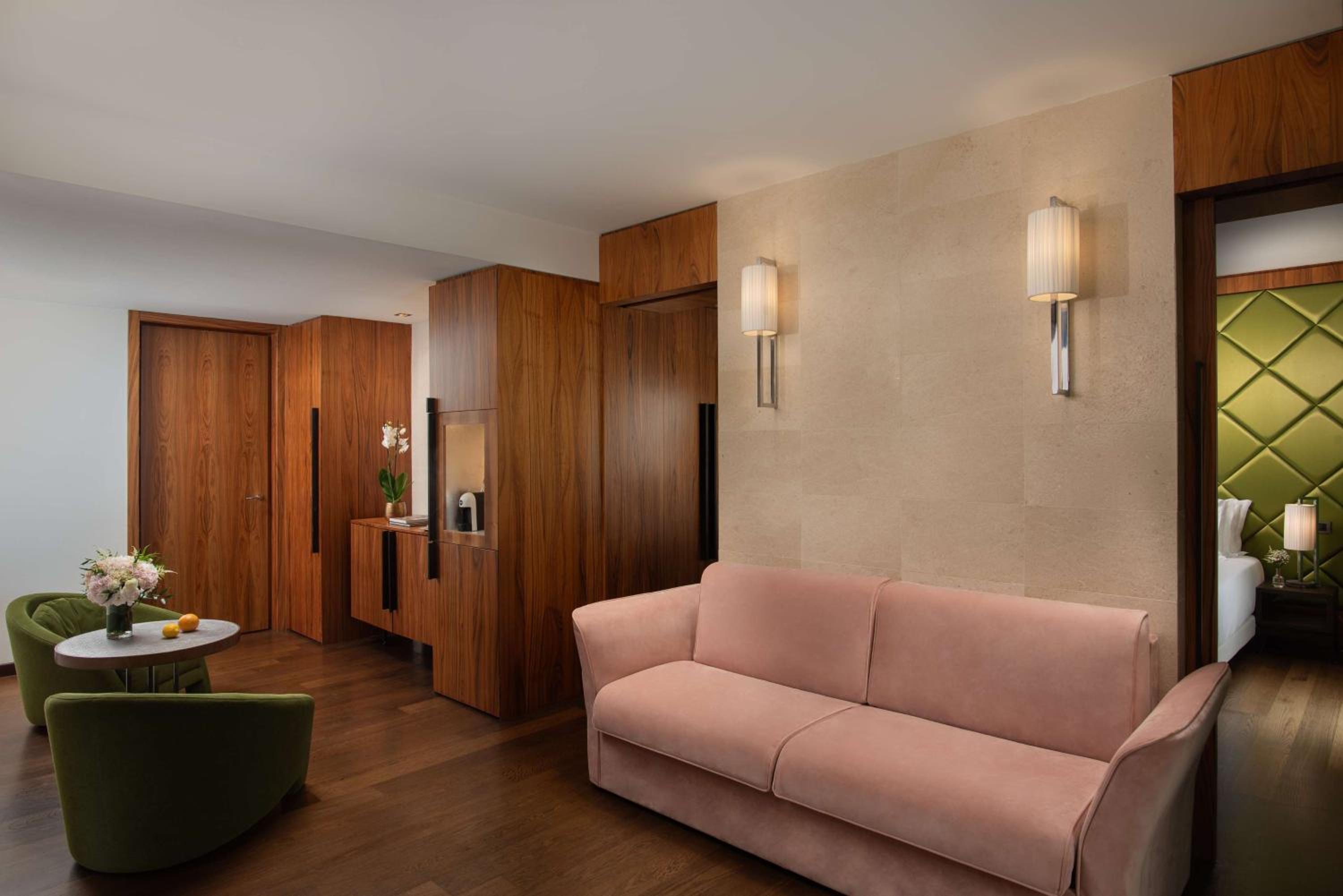 Junior Suite with Terrace (Non Smoking)
