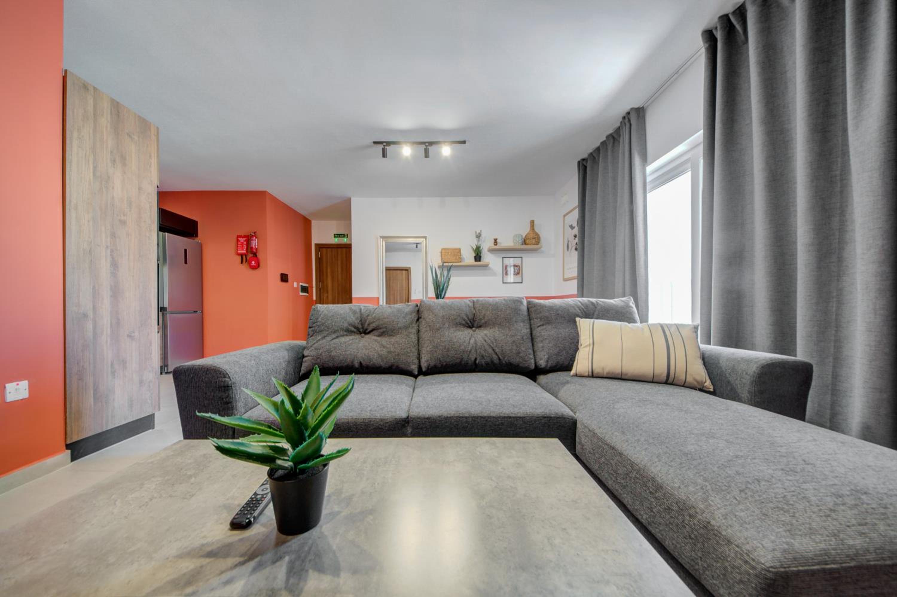 Apartment with Balcony photo 1