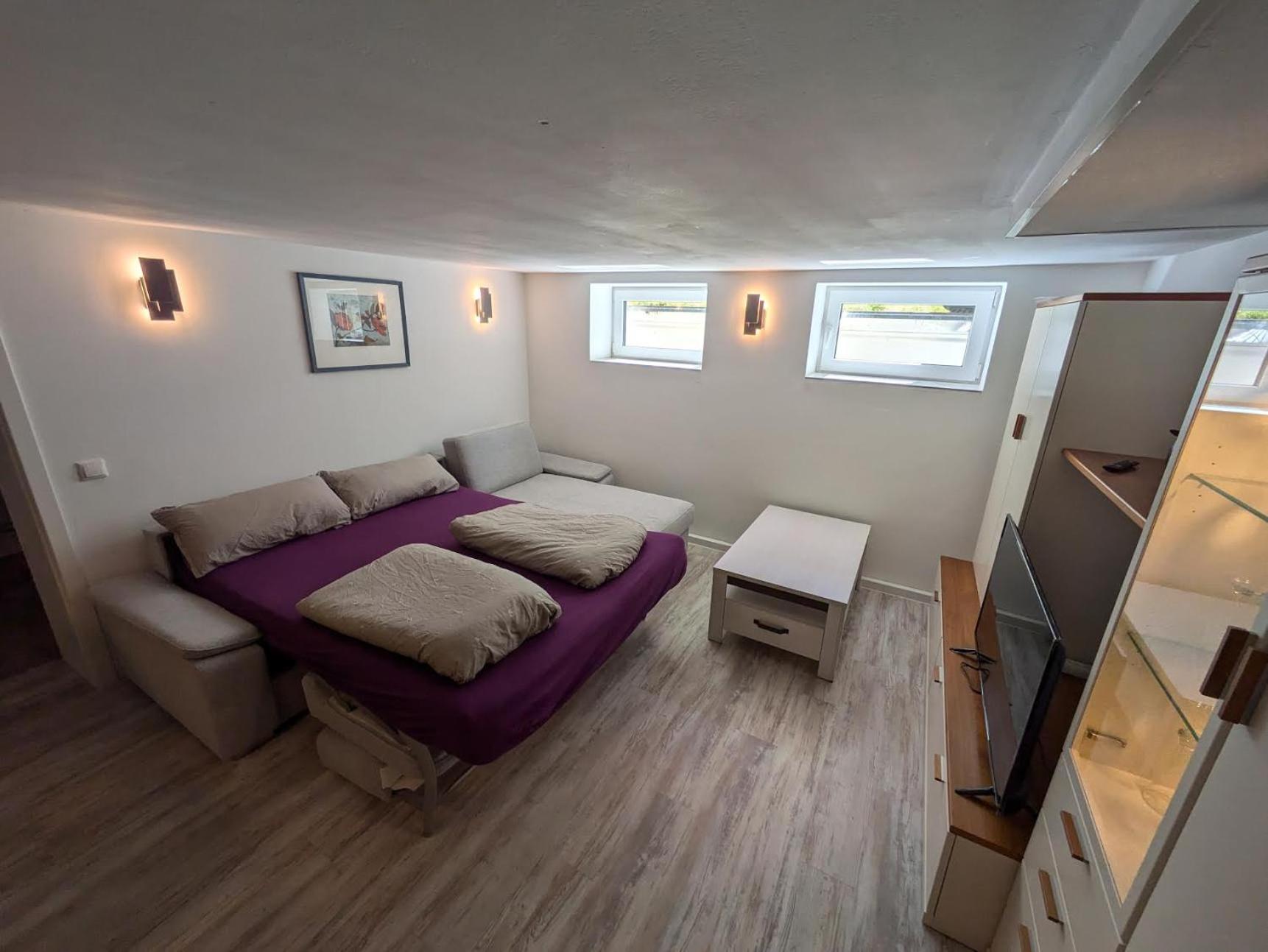 One-Bedroom Apartment photo 3