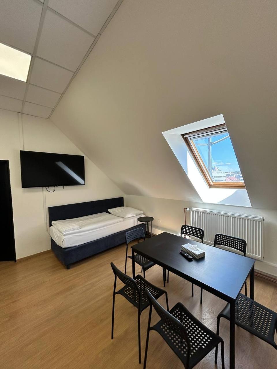 Three-Bedroom Apartment thumbnail 6